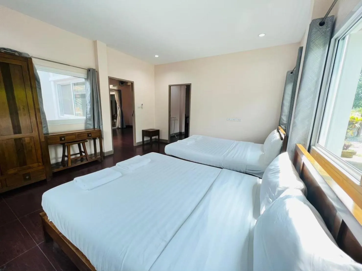 Photo of the whole room, Bed in Baan Suan Khun Yaiy