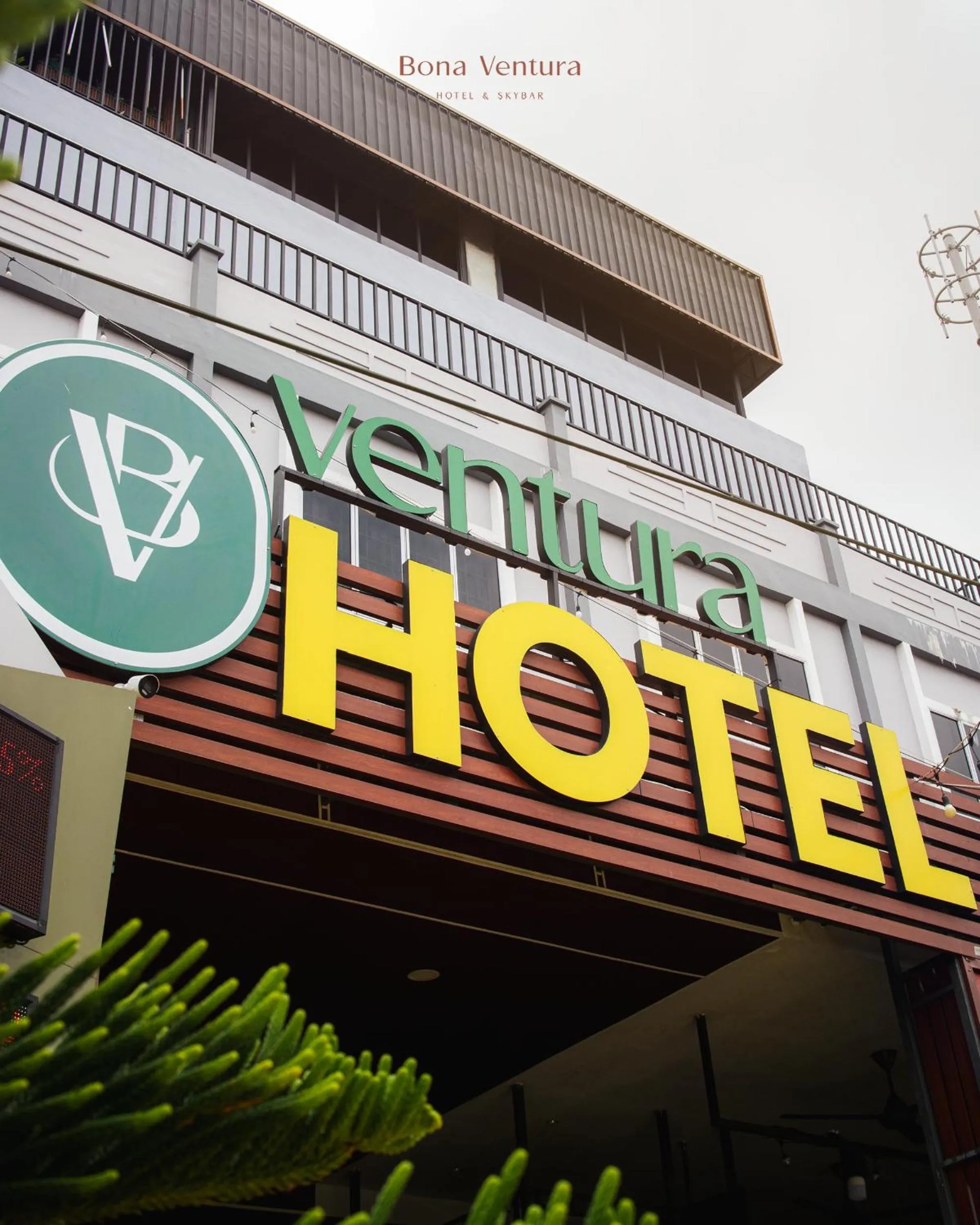 Property building in Bona Ventura Hotel & Skybar