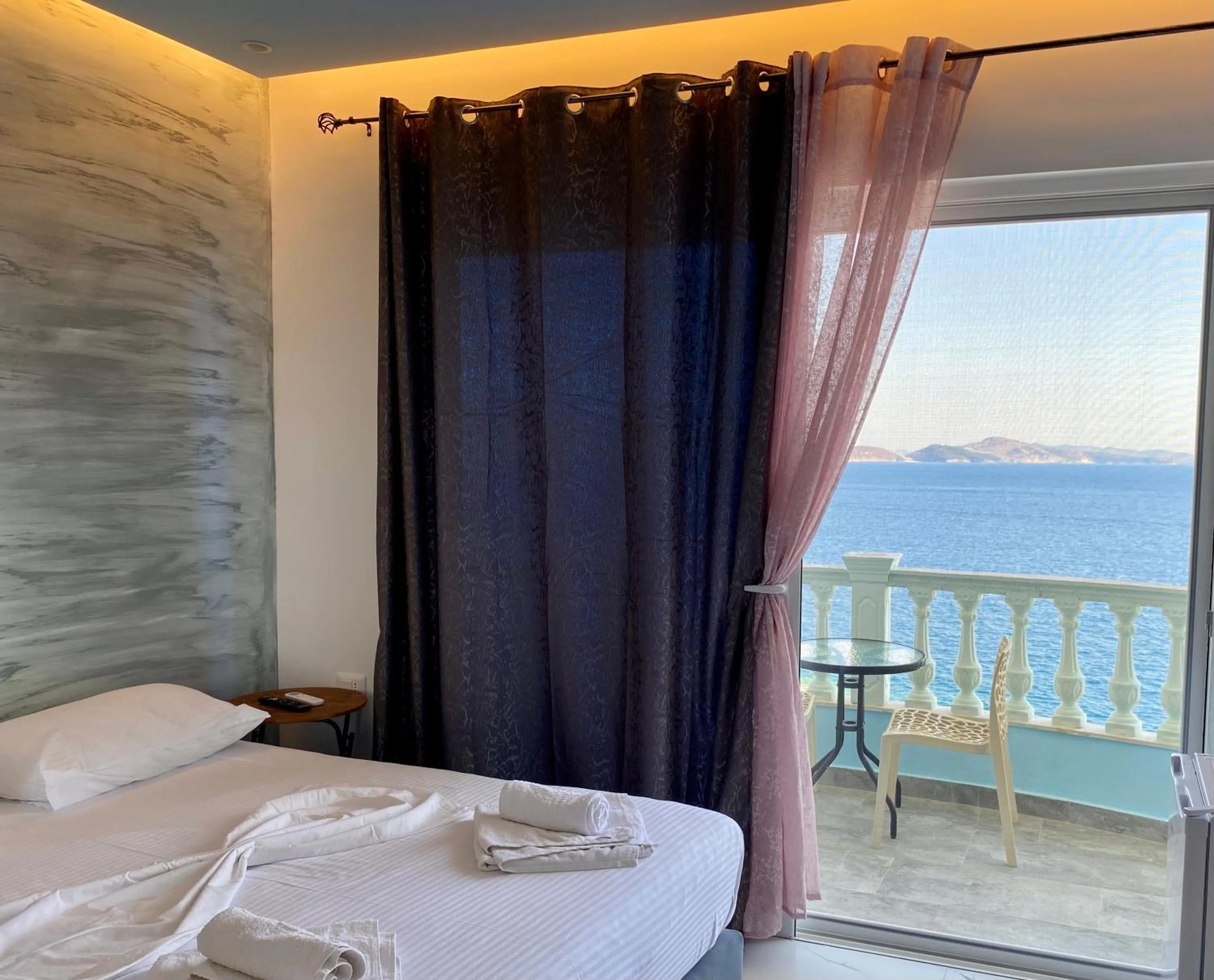 Kalemi's Beachside Hotel