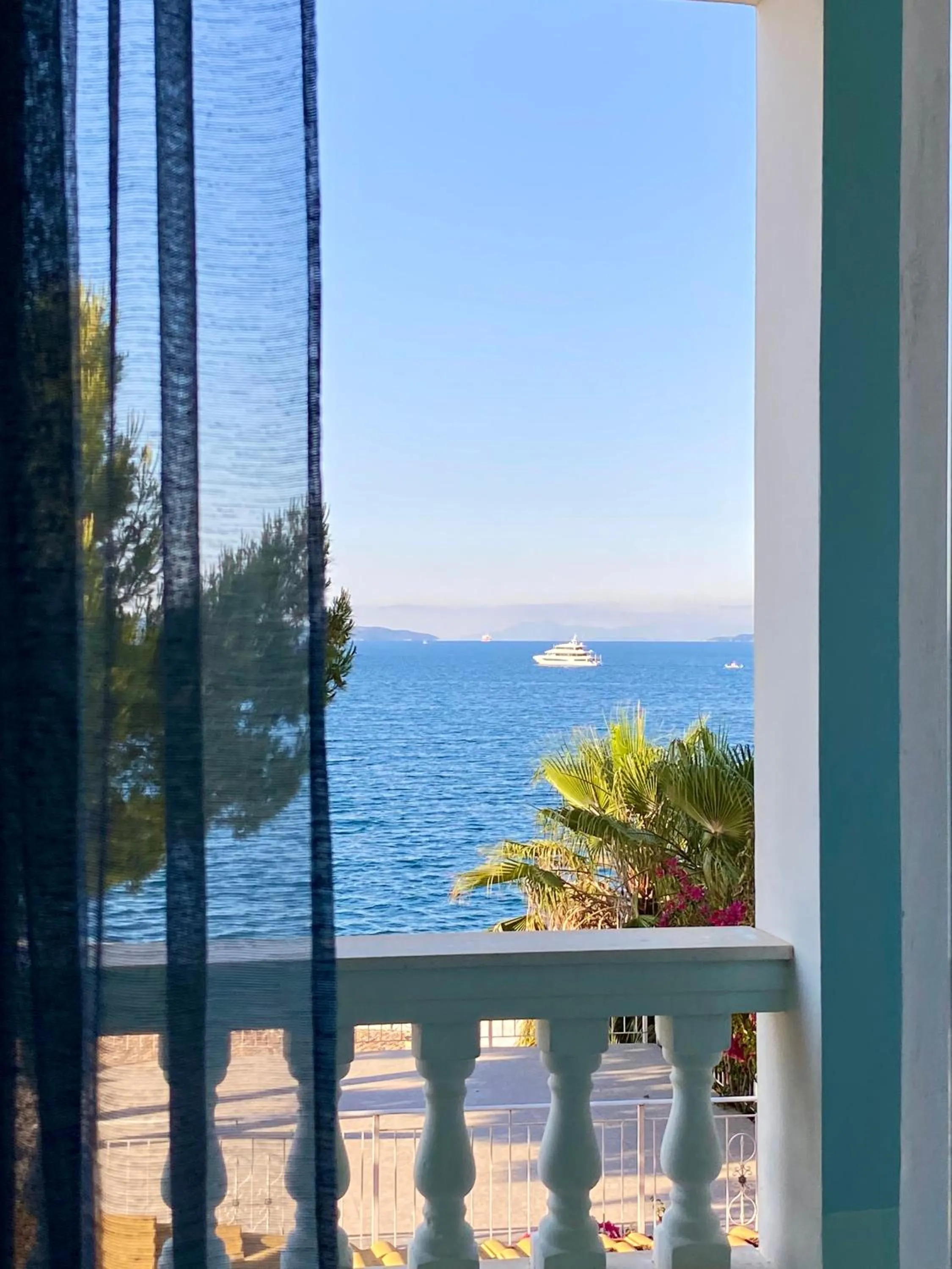 Kalemi's Beachside Hotel