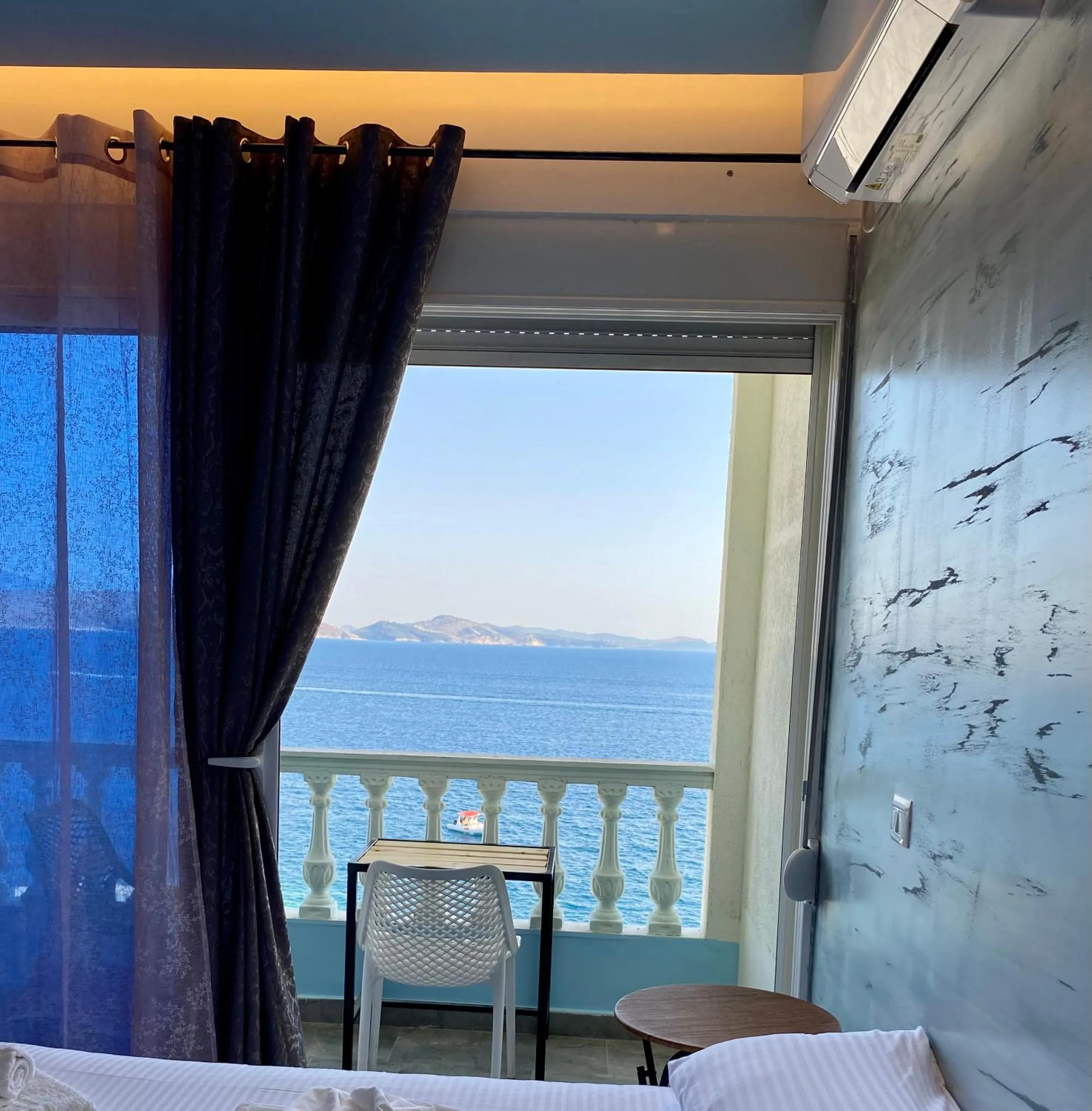 Dining area in Kalemi's Beachside Hotel