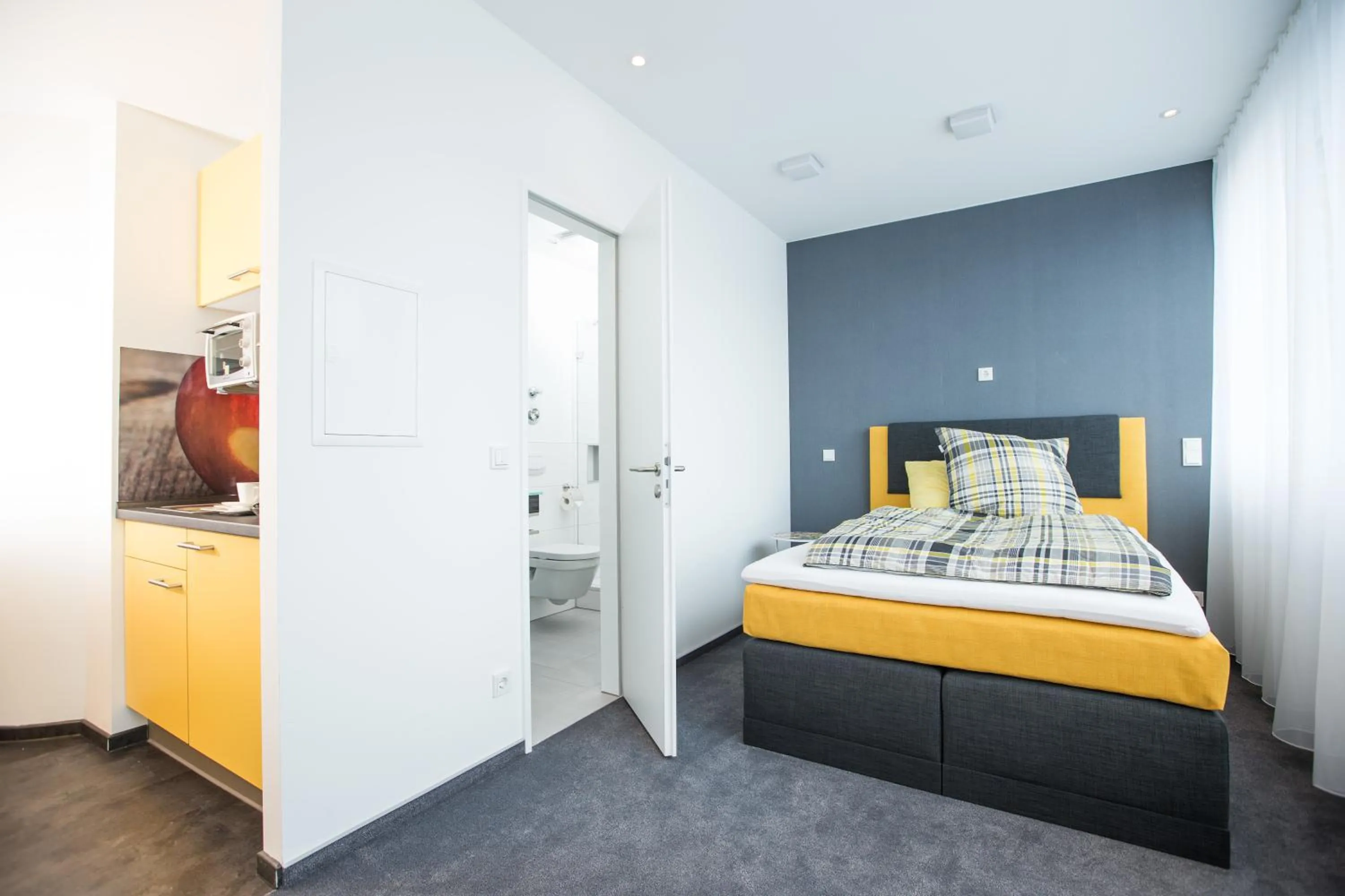 Bathroom, Bed in Design Sleepy Cologne