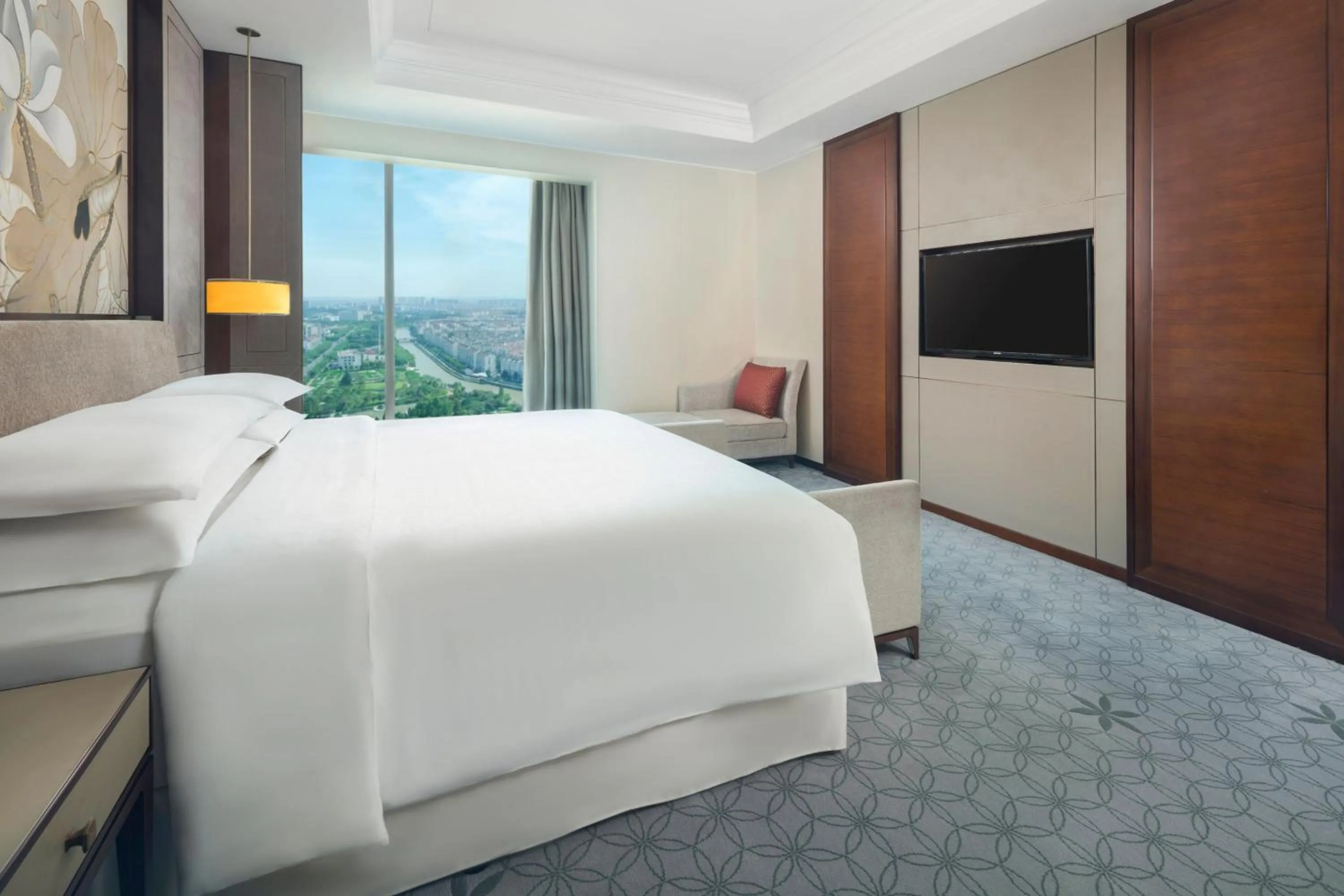 Photo of the whole room, Bed in Sheraton Shanghai Jiading Hotel