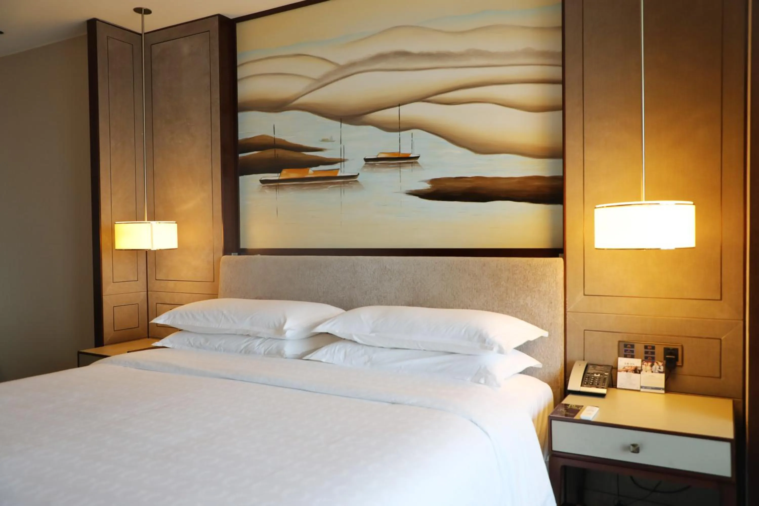 Bed in Sheraton Shanghai Jiading Hotel