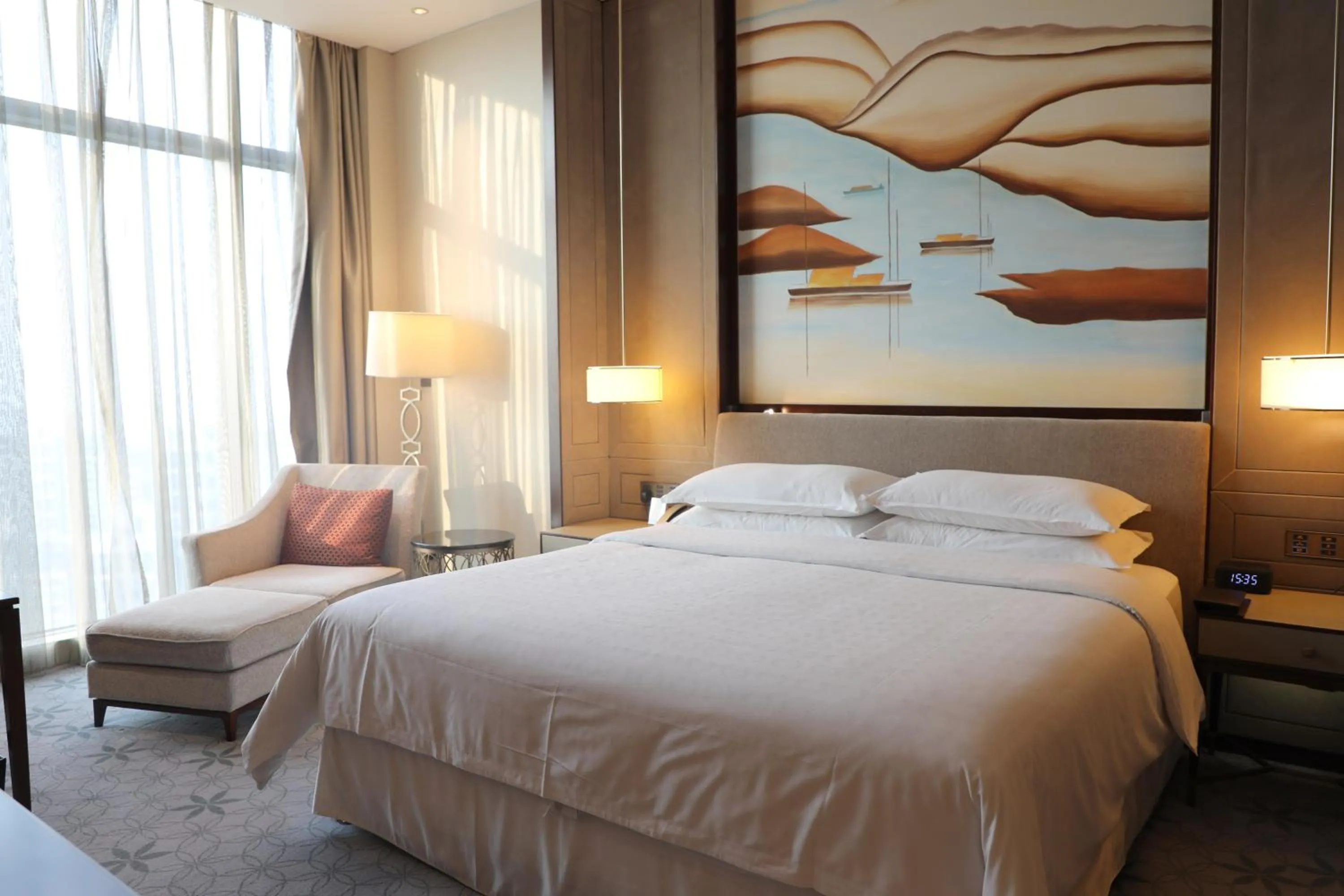 Bed in Sheraton Shanghai Jiading Hotel