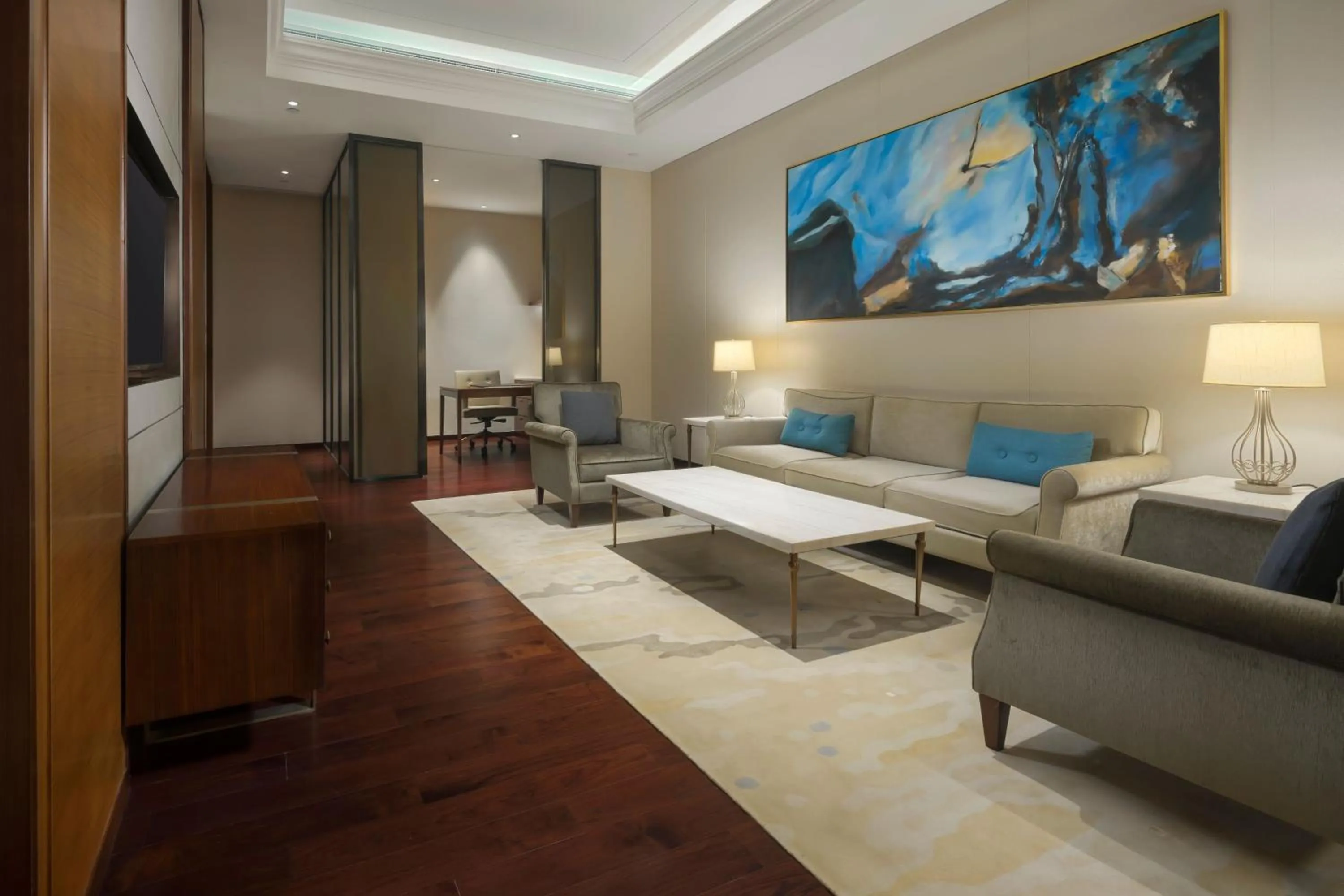 Living room in Sheraton Shanghai Jiading Hotel