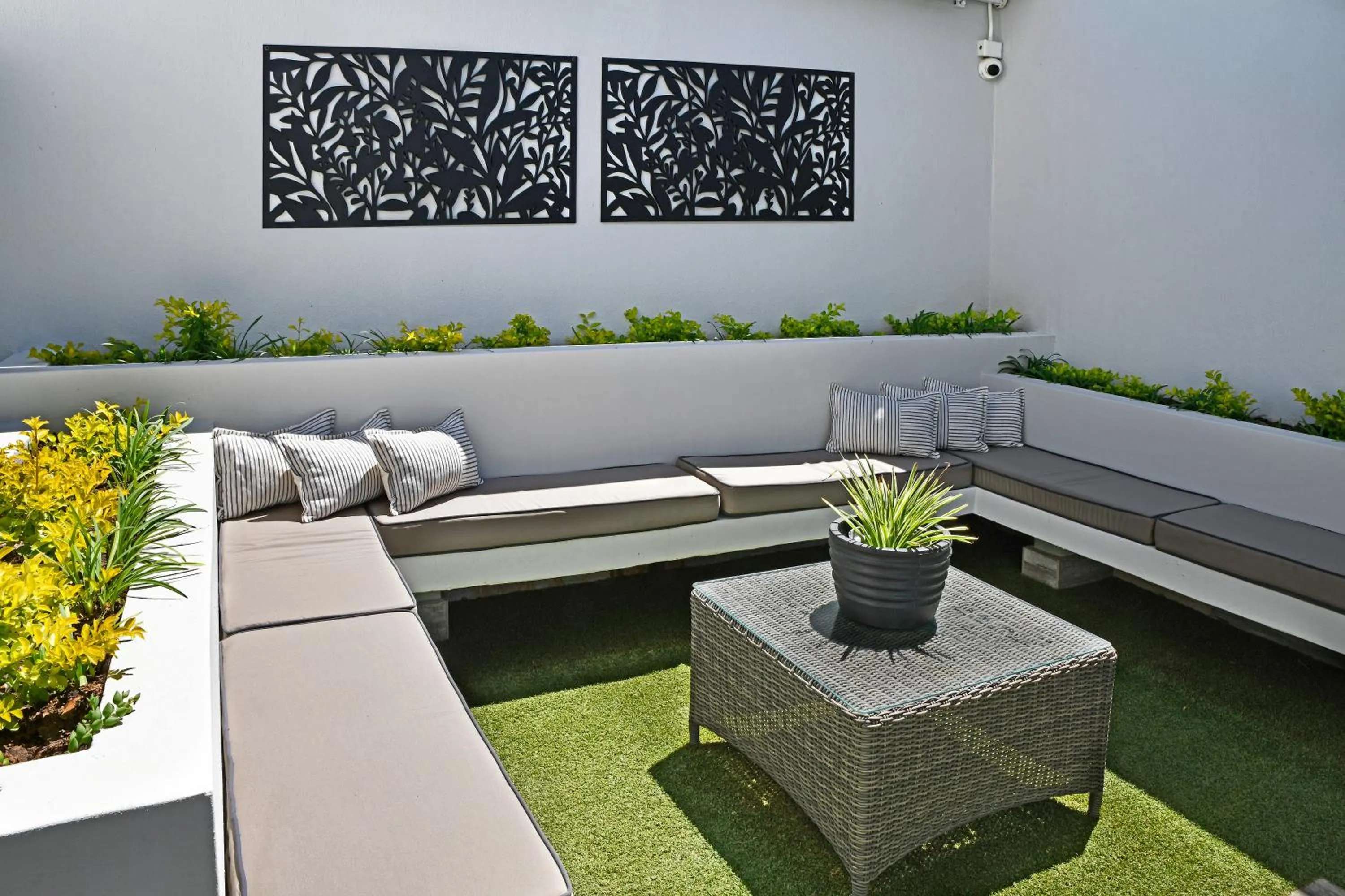 Property building in Le Petit Bijou Aparthotel