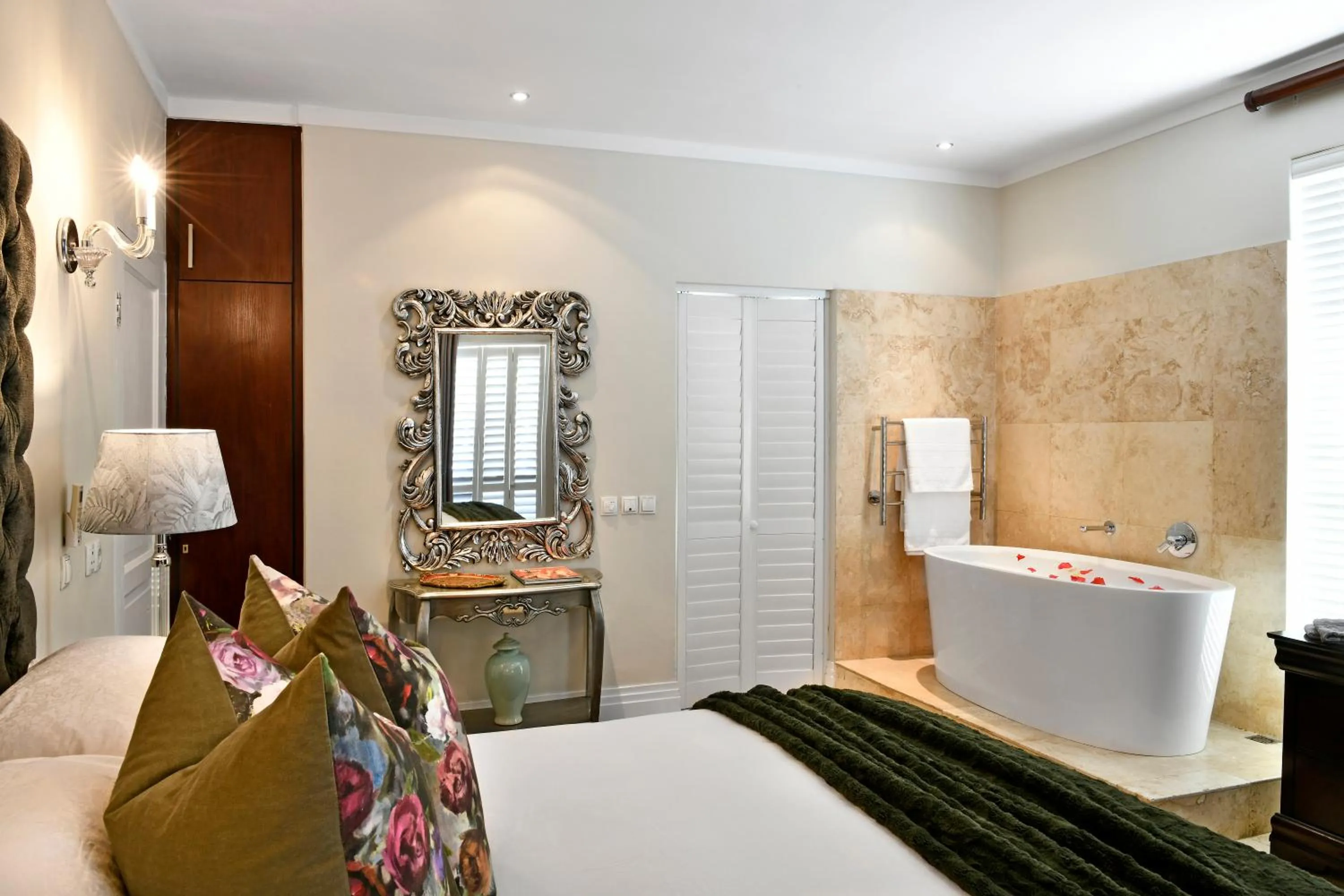 Bedroom, Bed in Le Petit Bijou