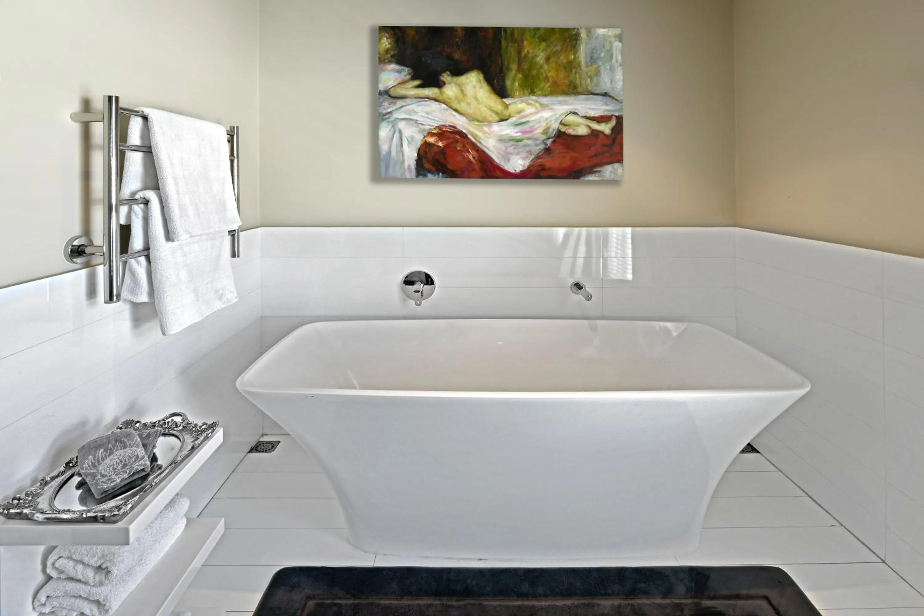 Bath in Le Petit Bijou