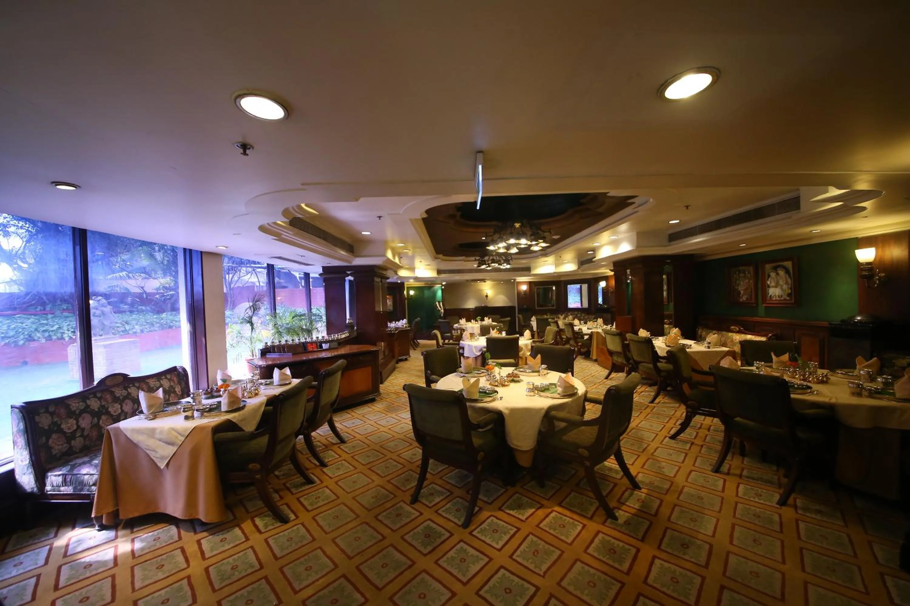 Restaurant/places to eat in Welcomhotel by ITC Hotels, Devee Grand Bay, Visakhapatnam