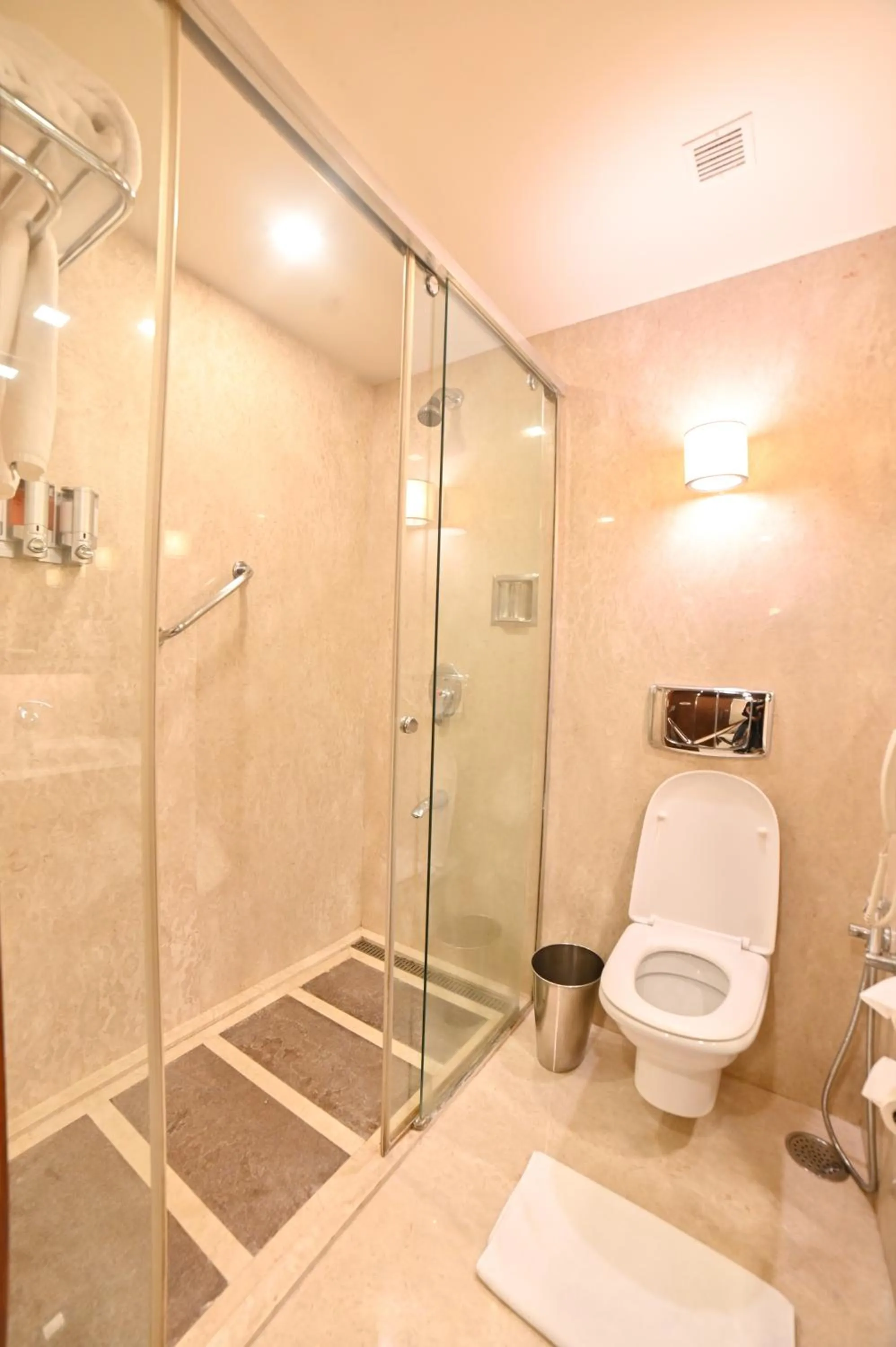Shower in Welcomhotel by ITC Hotels, Devee Grand Bay, Visakhapatnam