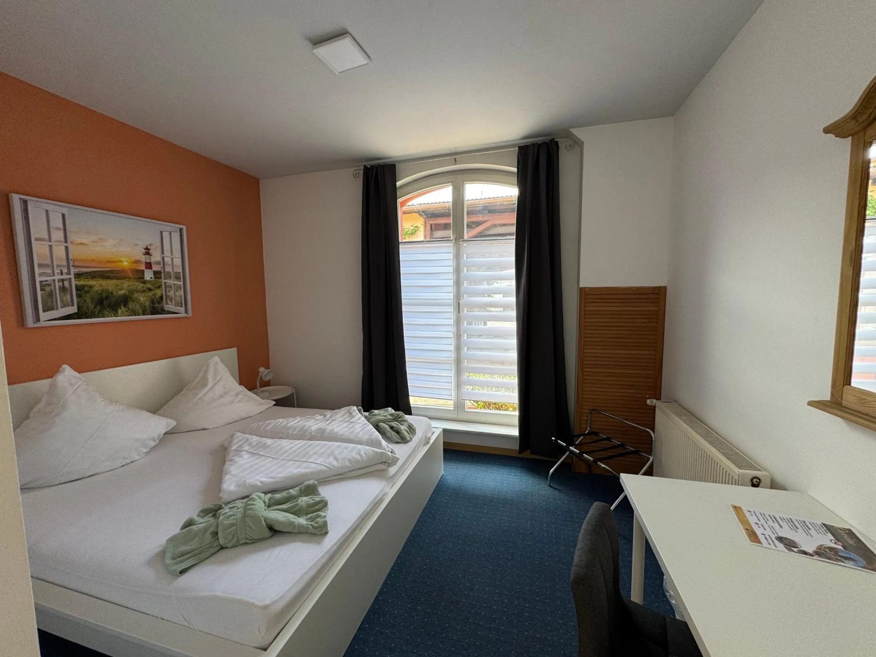 Bedroom, Bed in Hotel-Restaurant Christine