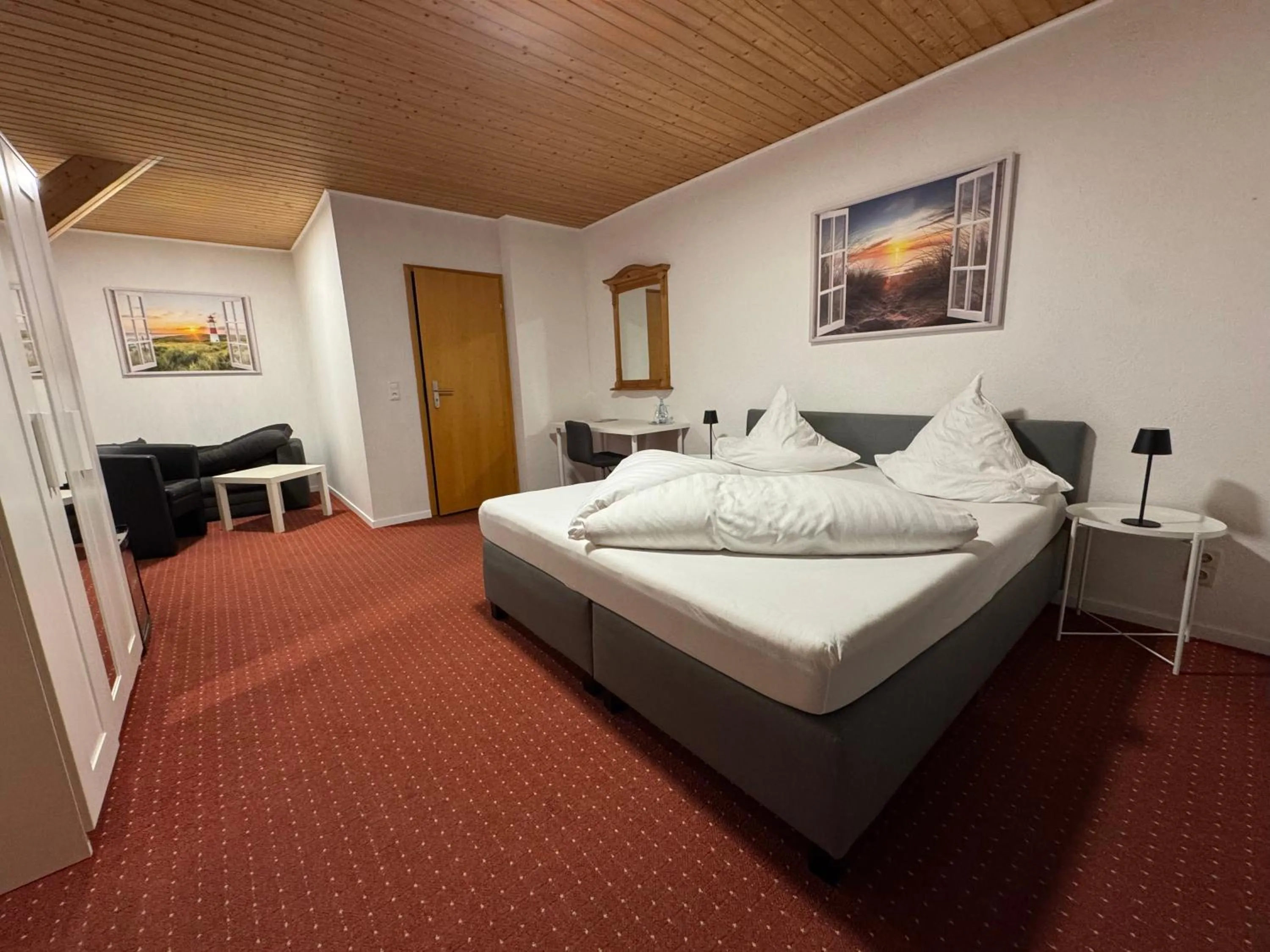 Living room, Bed in Hotel-Restaurant Christine