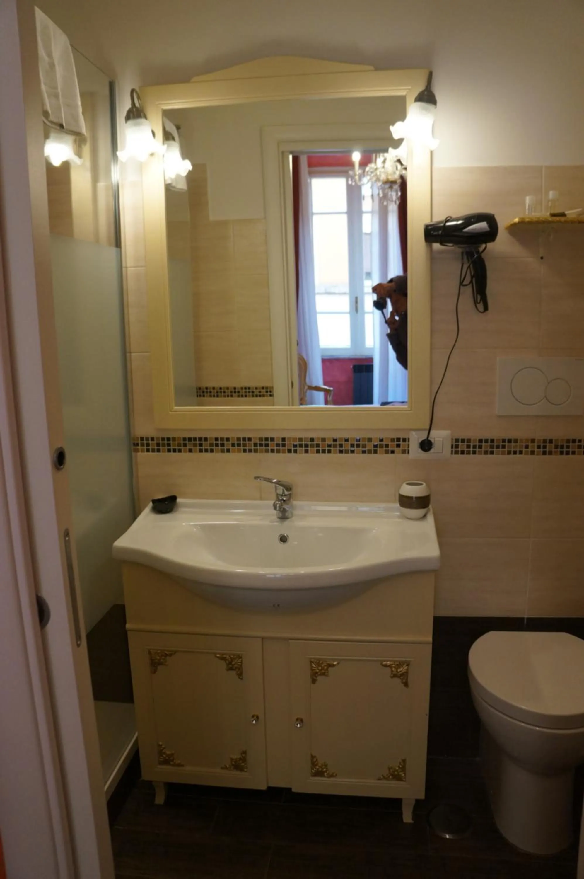 Bathroom in Pope's Suites