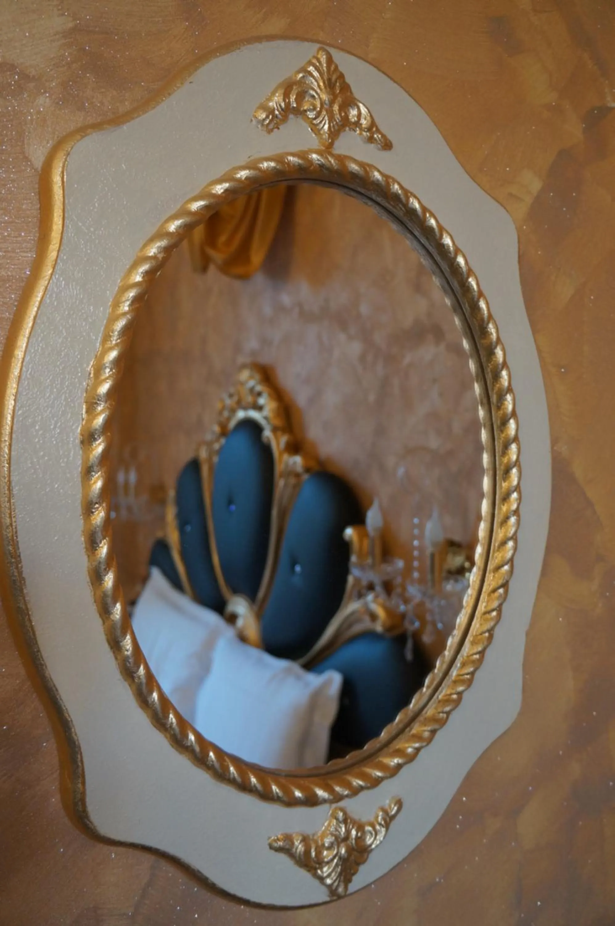 Decorative detail in Pope's Suites