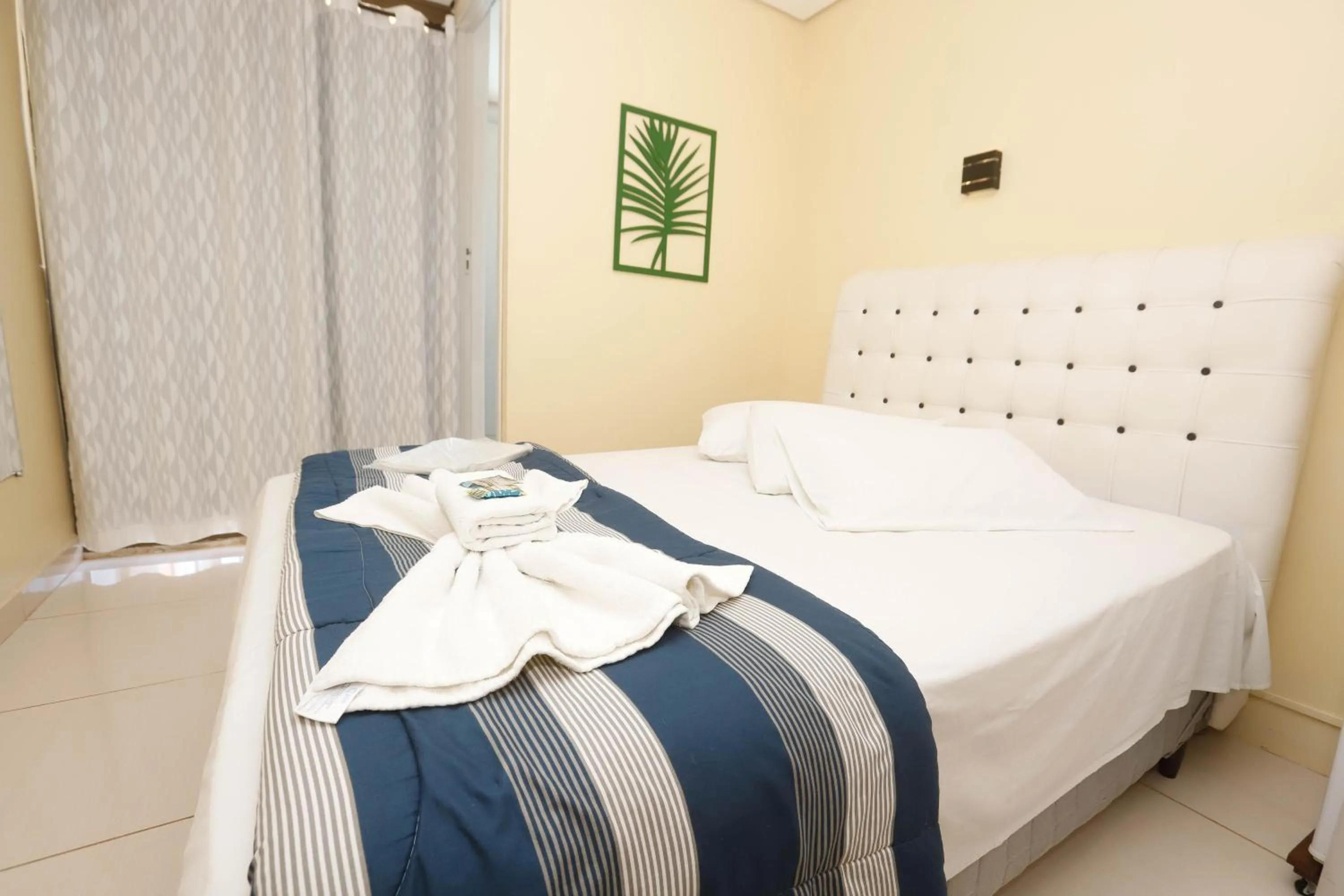 Balcony/Terrace, Bed in Hotel Garfo de Ouro