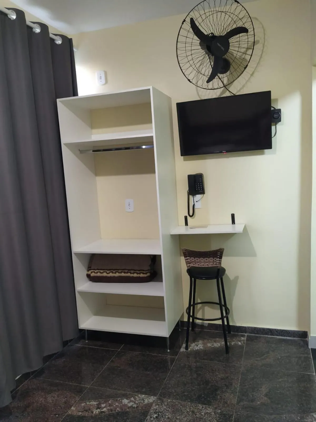 Photo of the whole room in Hotel Garfo de Ouro