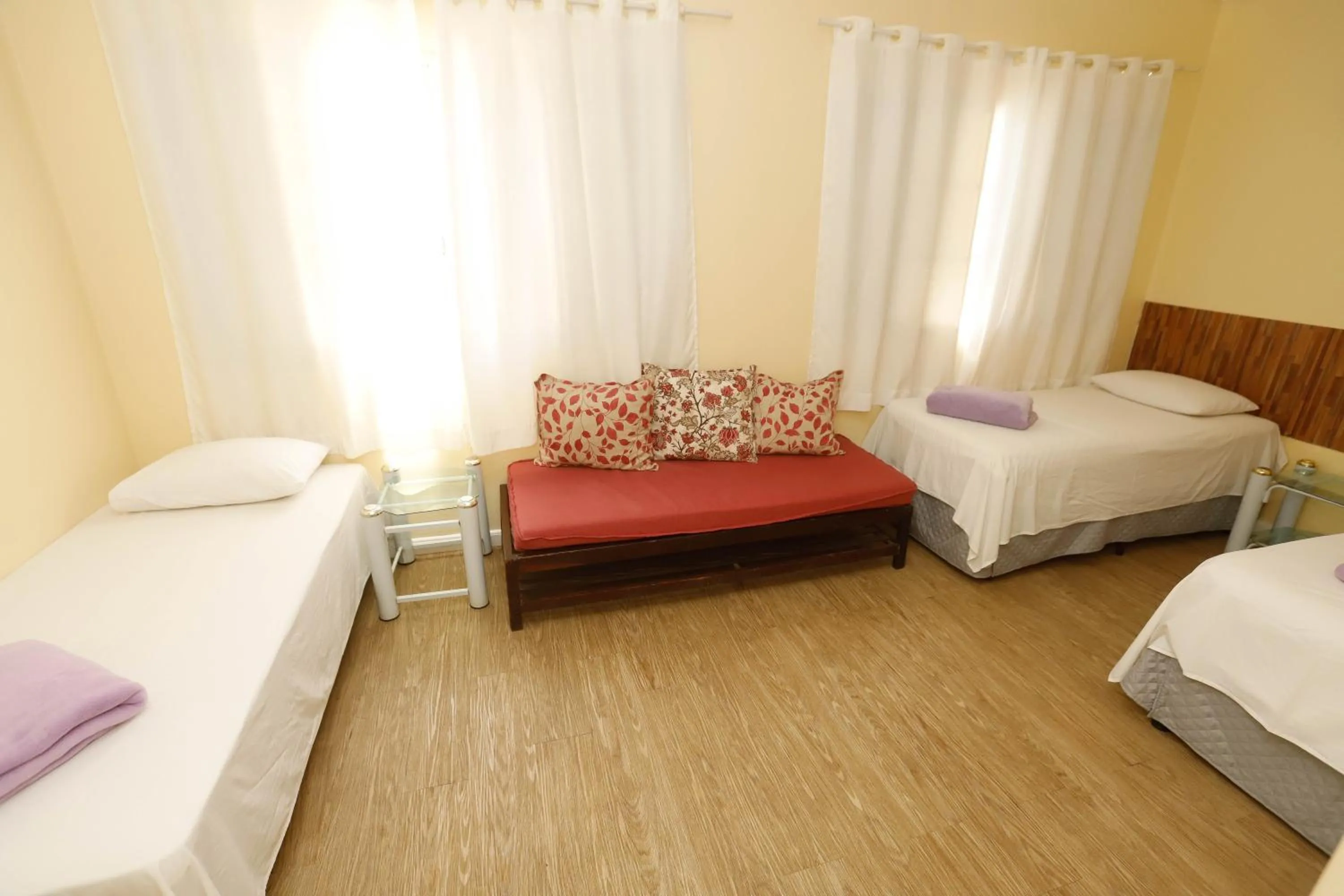 Photo of the whole room, Bed in Hotel Garfo de Ouro