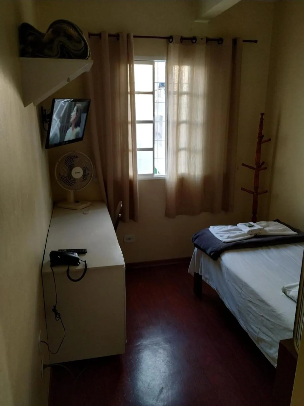 Photo of the whole room, Bed in Hotel Garfo de Ouro