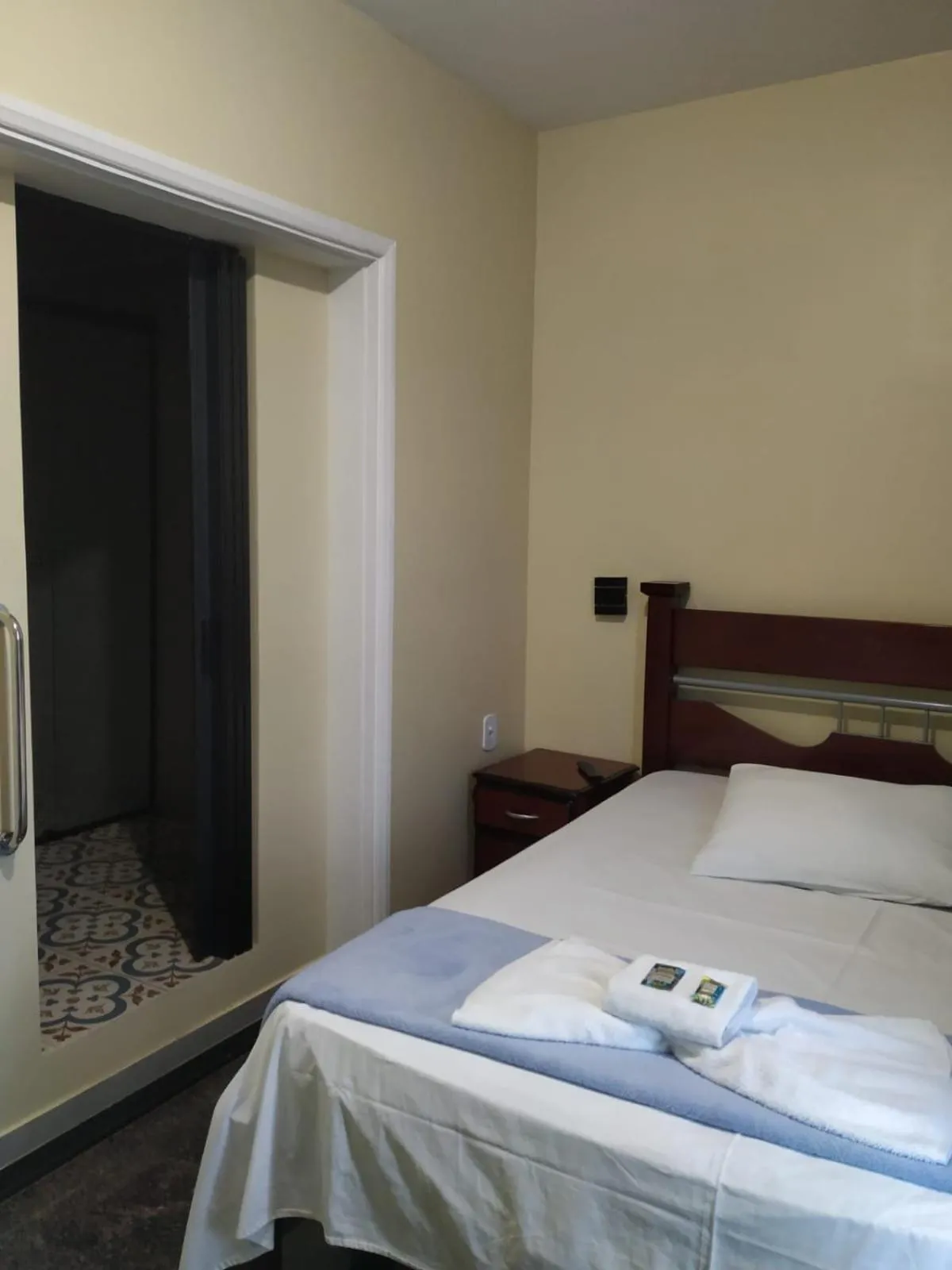 Photo of the whole room, Bed in Hotel Garfo de Ouro