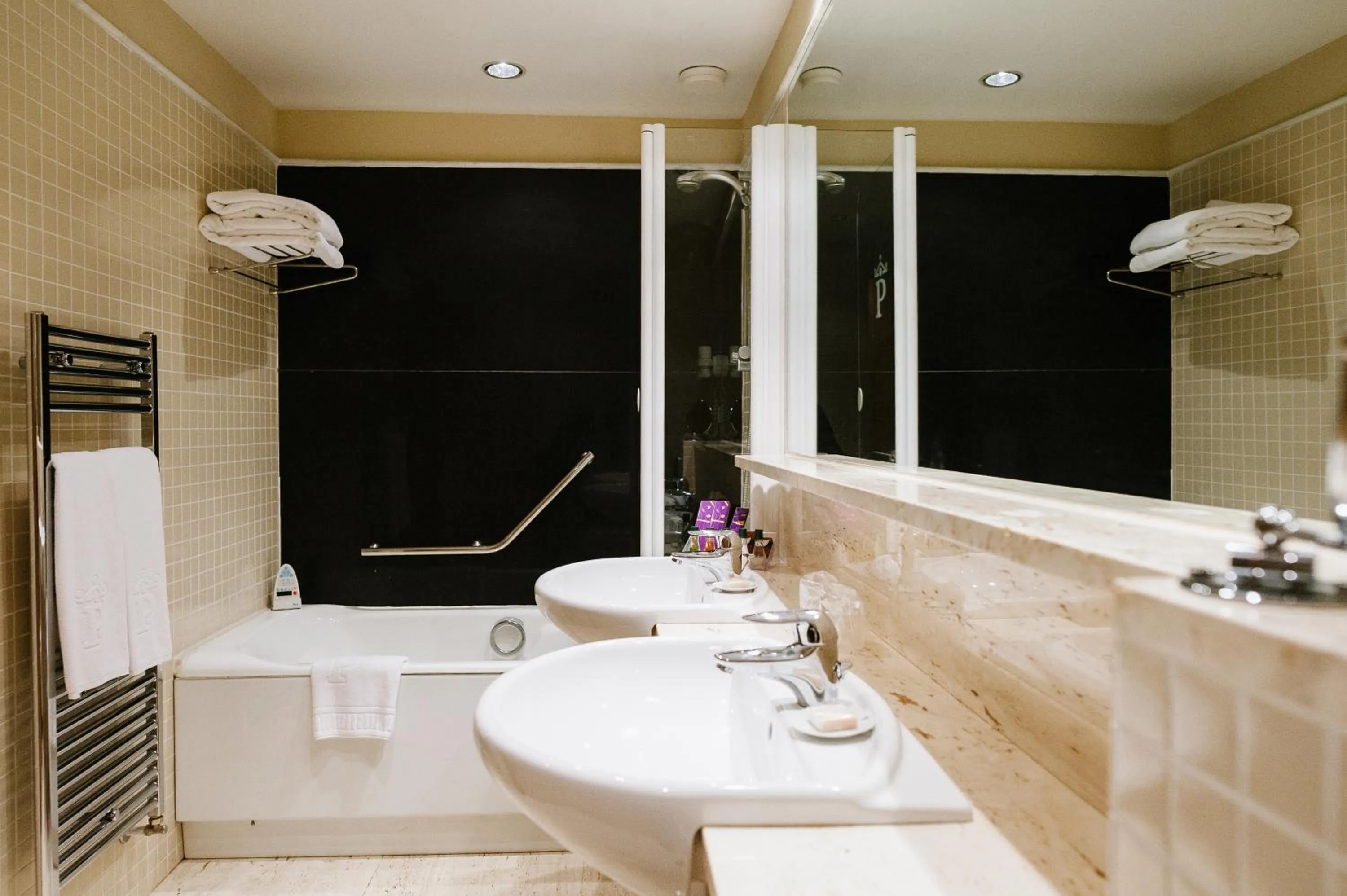 Bathroom in Parador de Salamanca