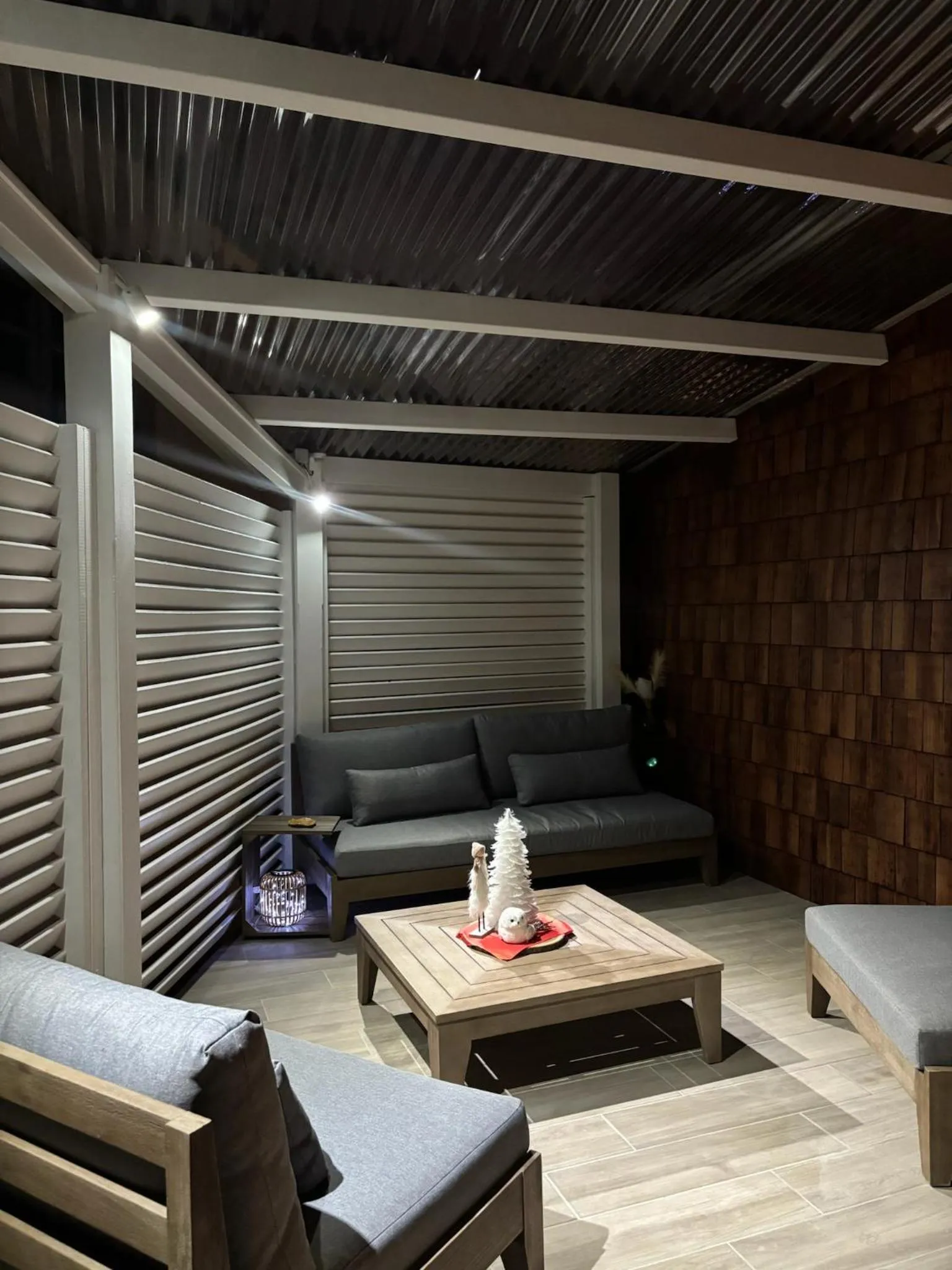 Property building in Tante Arlette