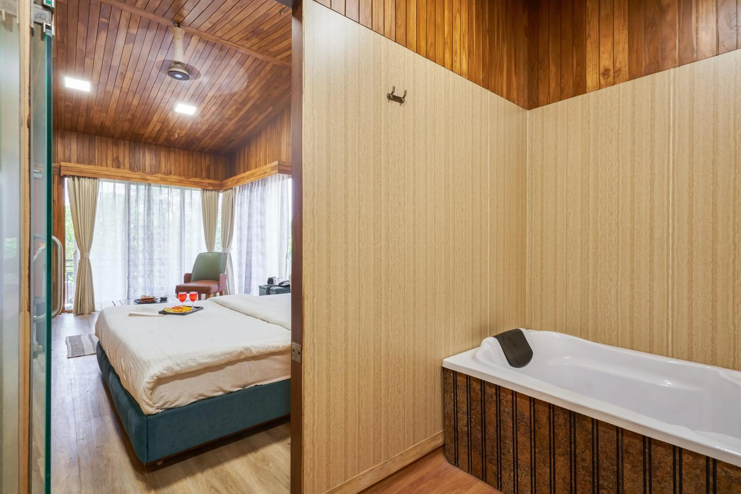 Bathroom, Bed in Visamo Nalsarovar Resort, Ahmedabad