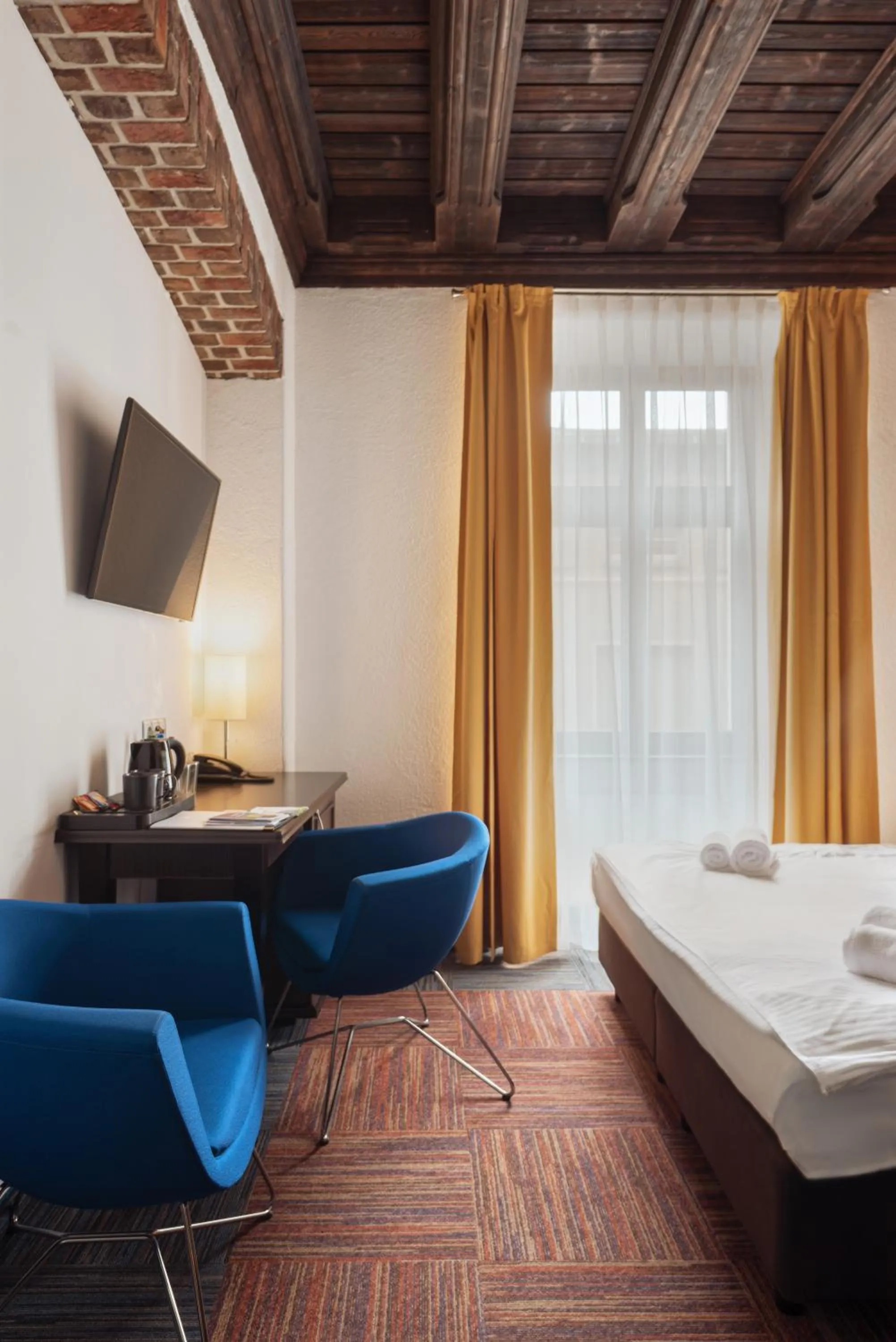 Bed in Palazzo Rosso Old Town