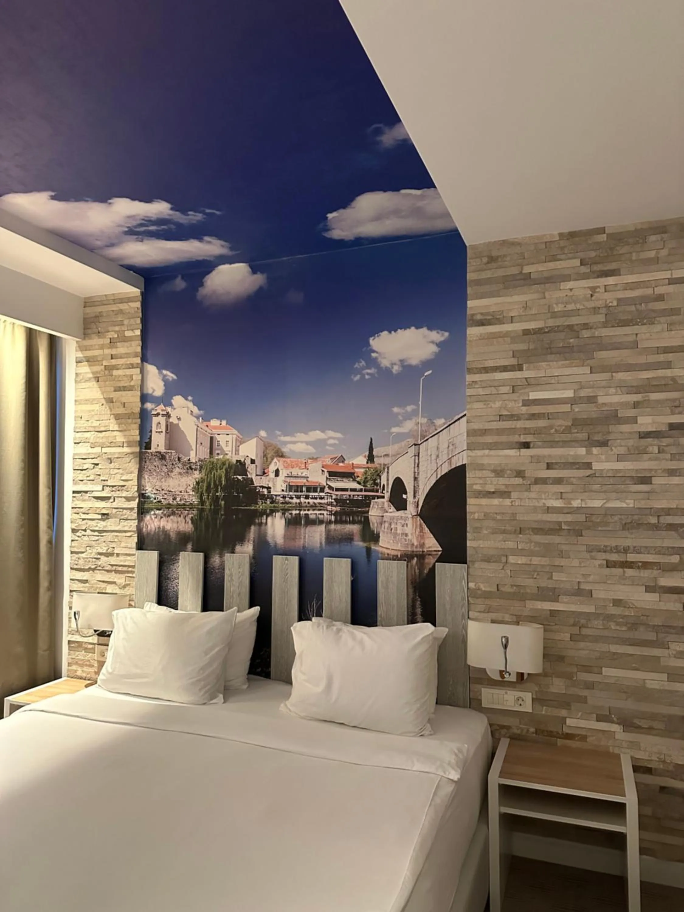 Photo of the whole room, Bed in Hotel Nar