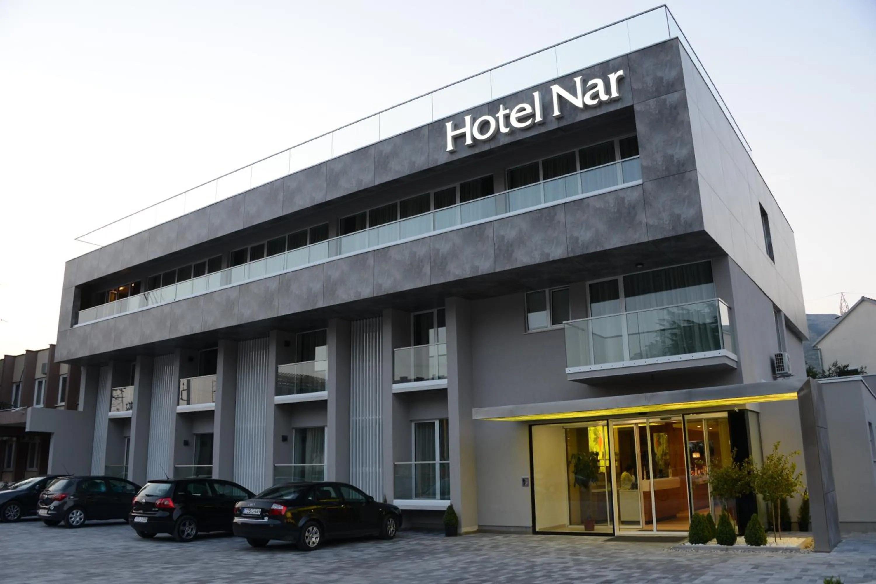Facade/entrance in Hotel Nar