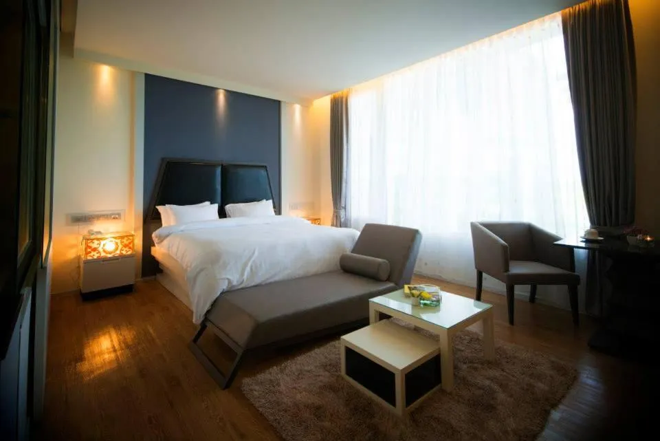 Bed in The Beverly Hills Hotel