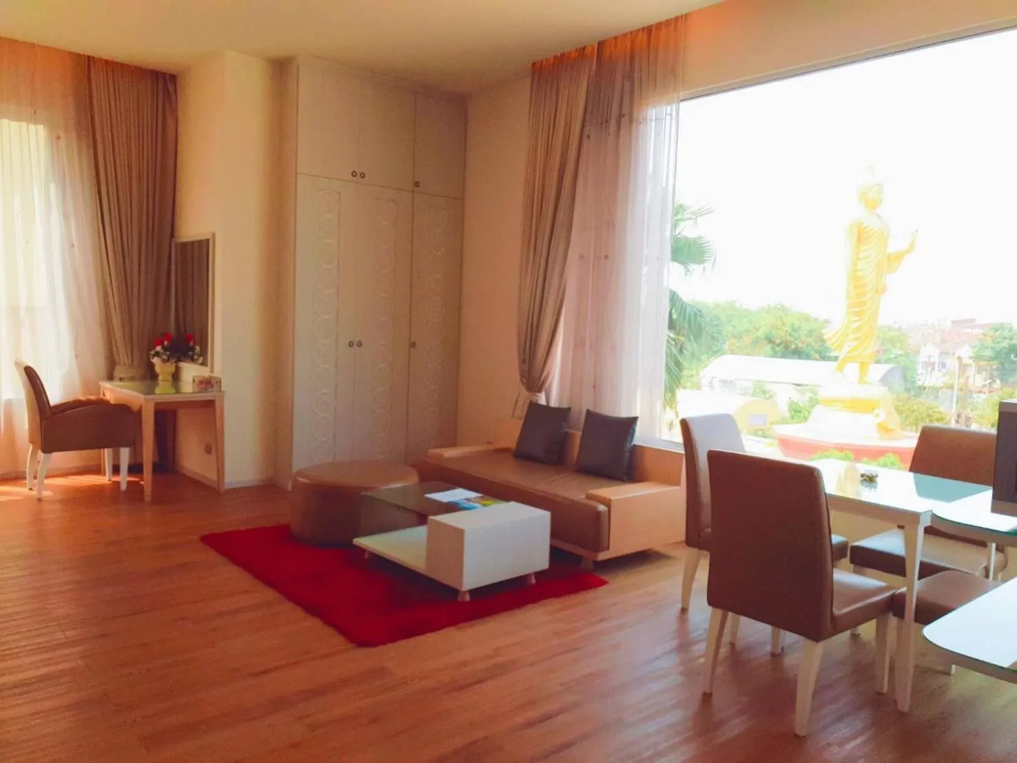 Landmark view in The Beverly Hills Hotel