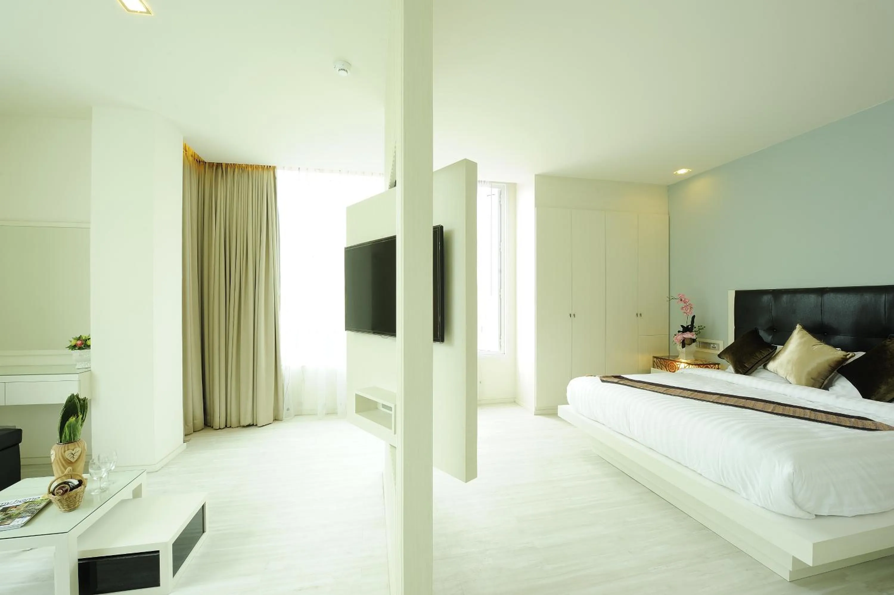 Bed in The Beverly Hills Hotel