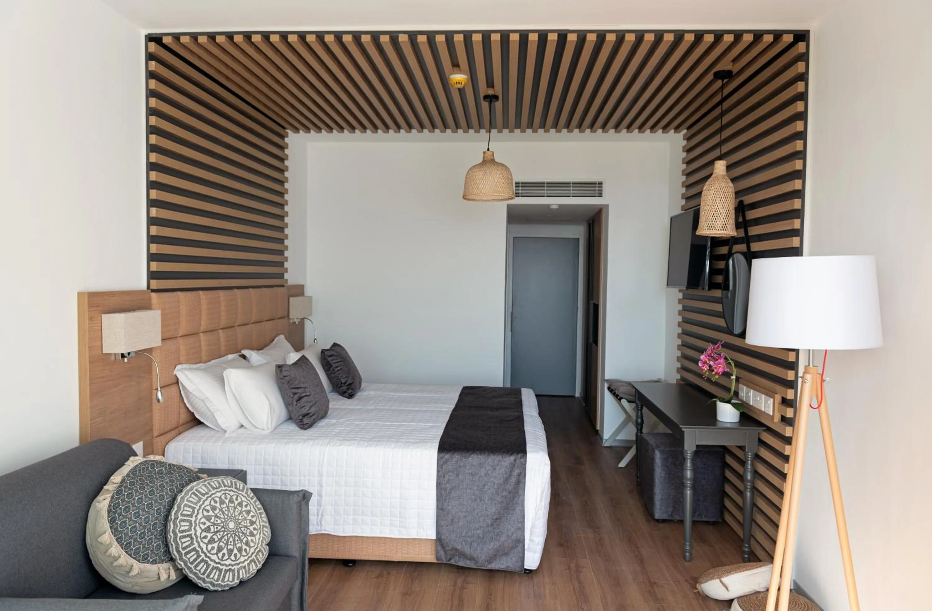 Bed in Piere - Anne Beach Hotel