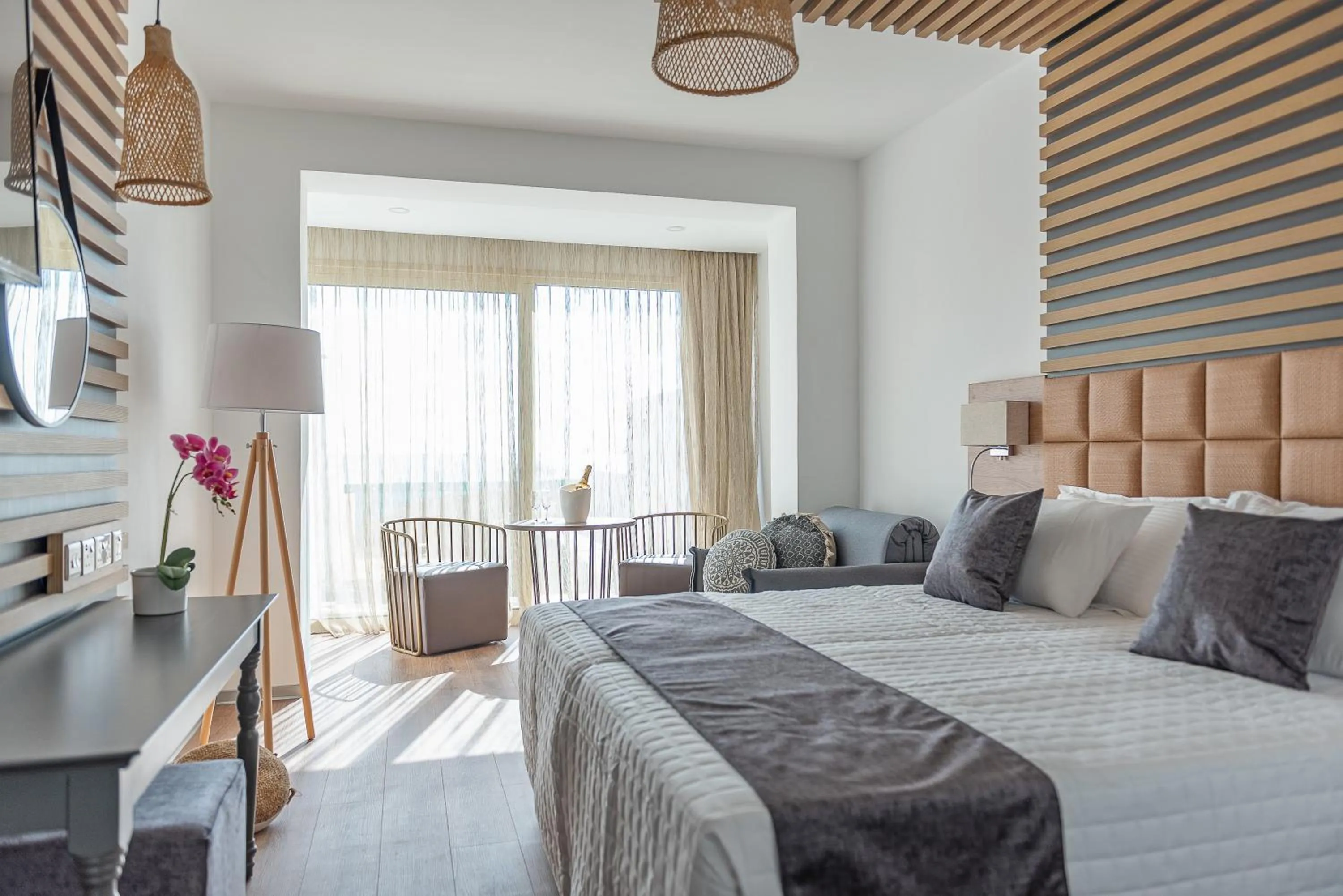 Bed in Piere - Anne Beach Hotel