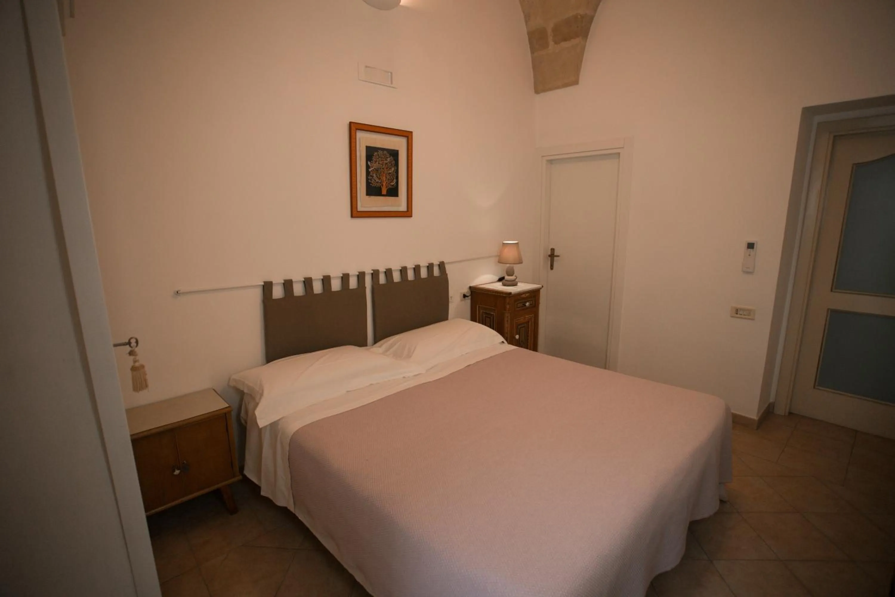 Bedroom, Bed in Donna Lina