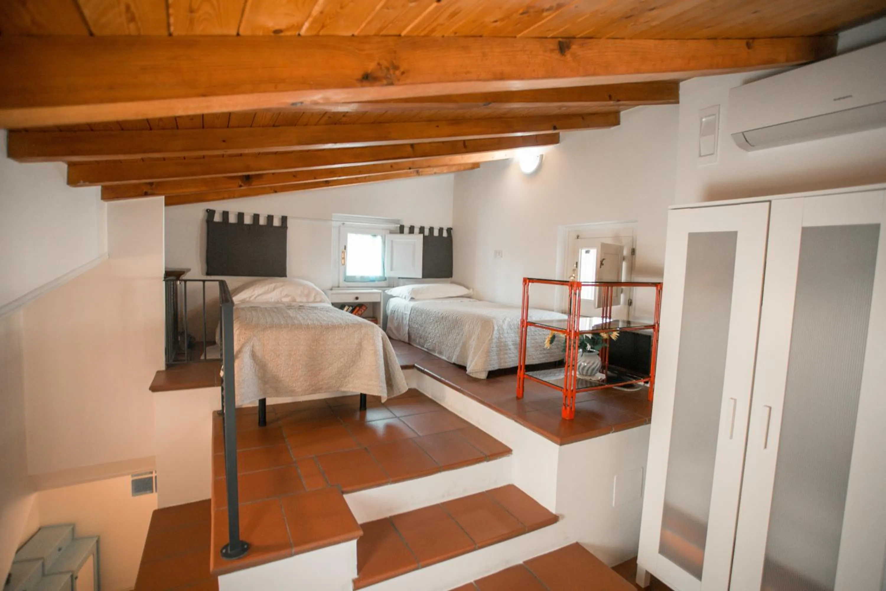 Bedroom, Bed in Donna Lina