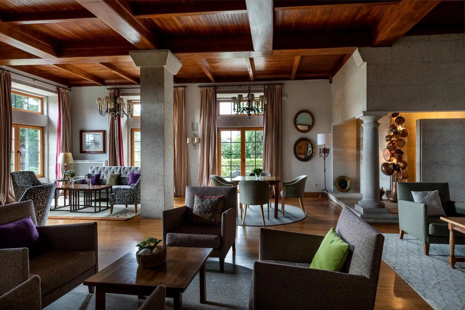 Communal lounge/ TV room in Parador de Tui