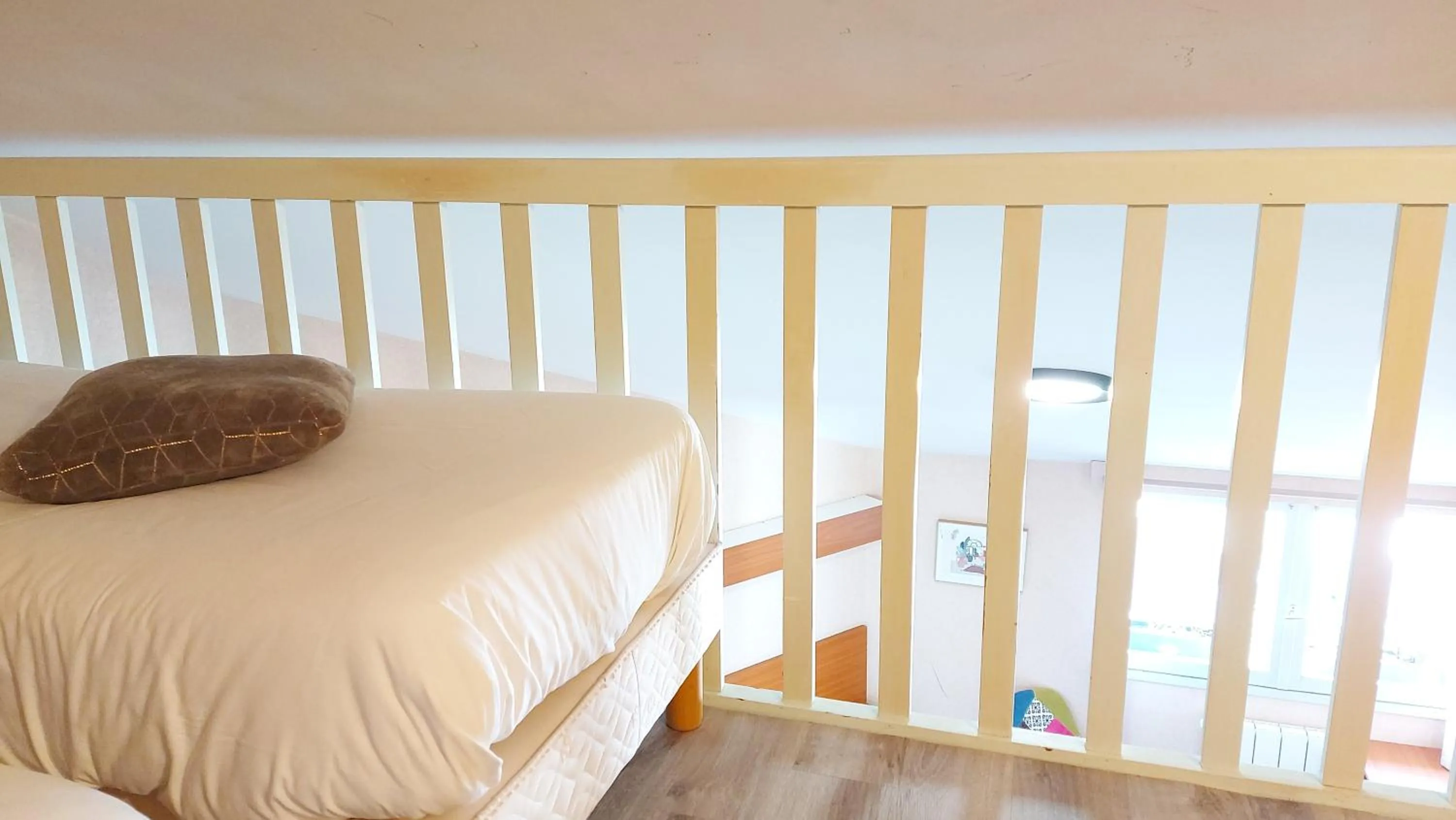 Bed in Logis Hôtel Vannes Nord Le Clos Des Hortensias