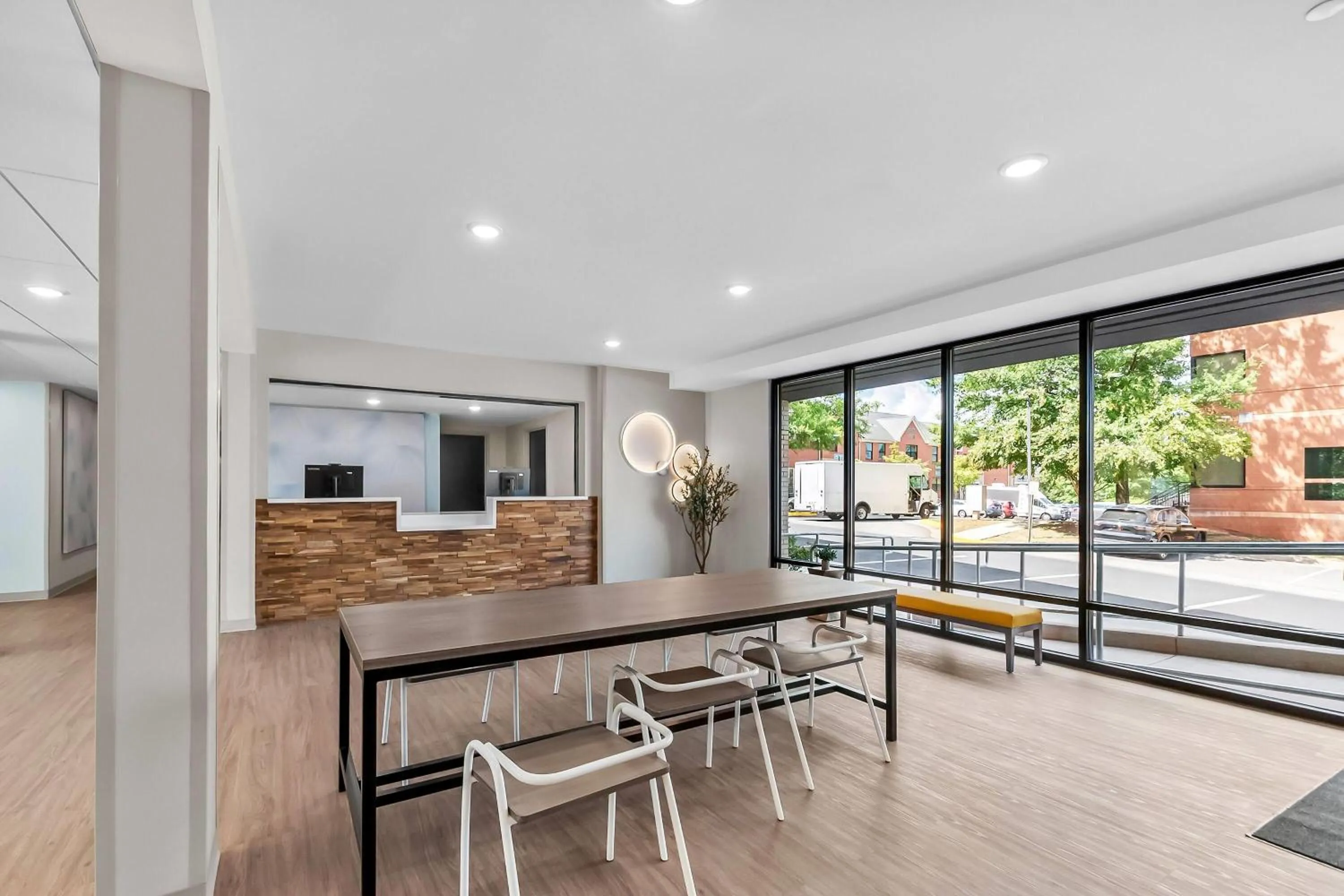 Lobby or reception in ECHO Suites Extended Stay by Wyndham Sterling