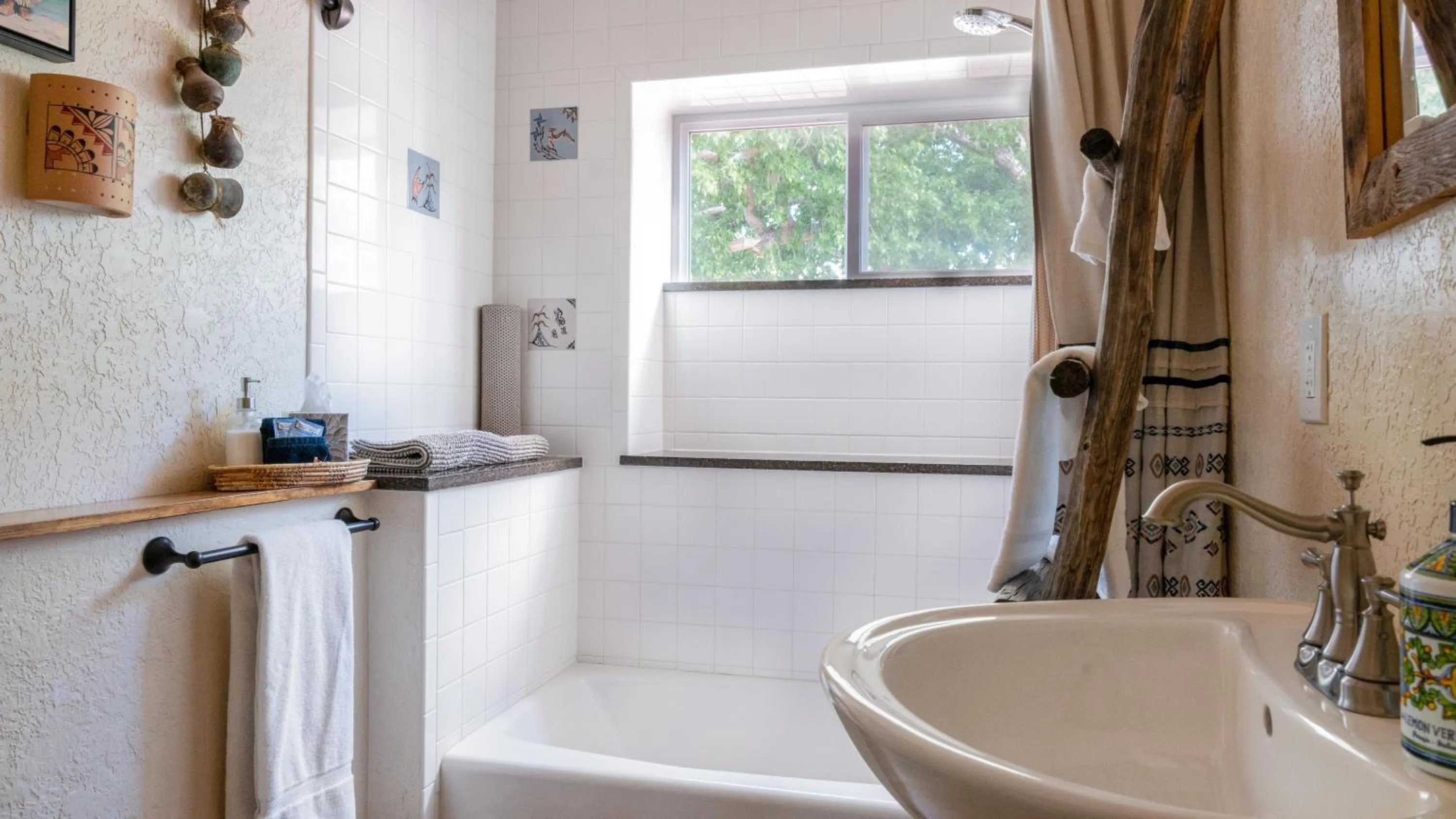 Shower in Red Horse Bed and Breakfast