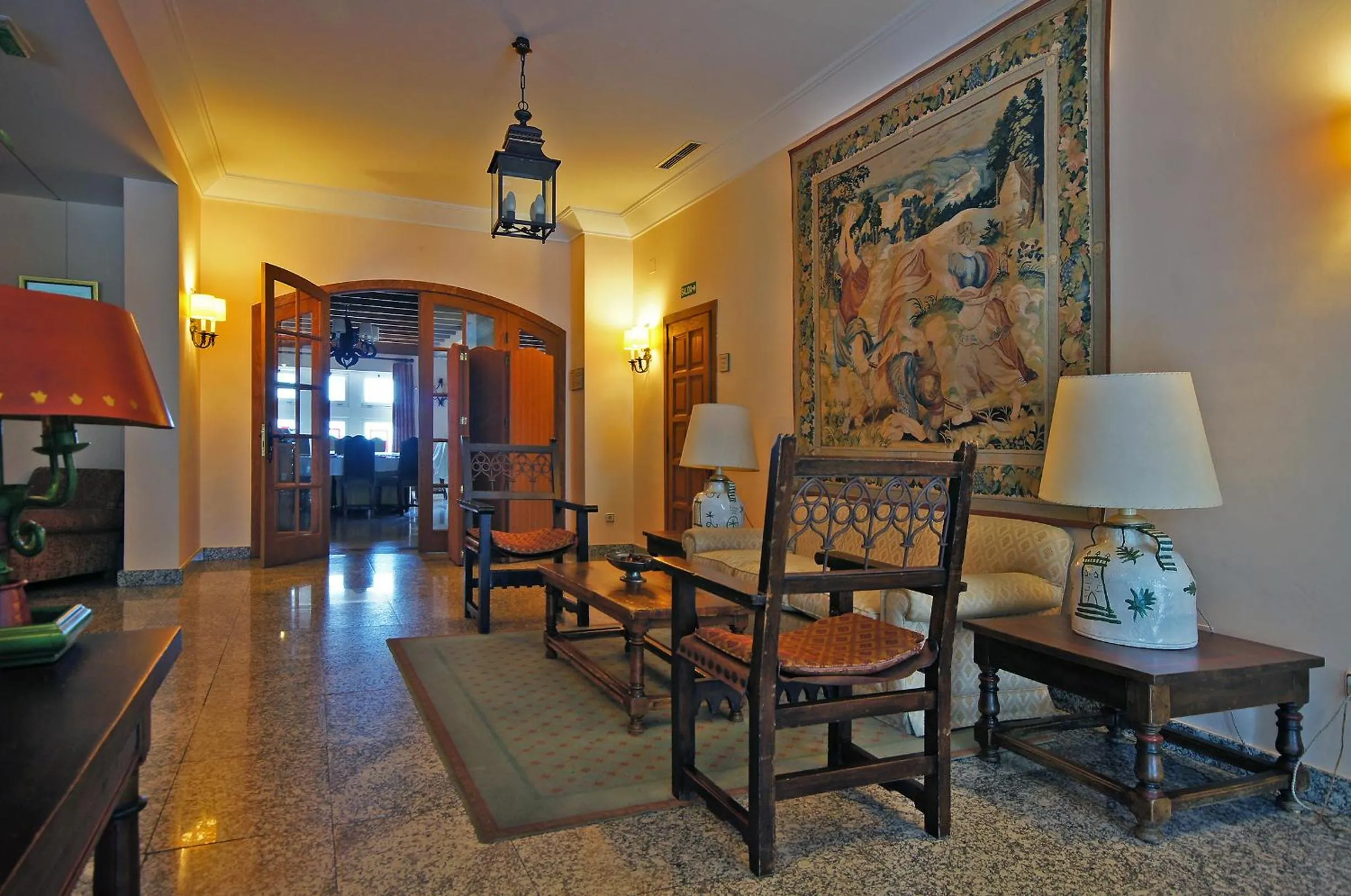 Communal lounge/ TV room in Parador de Vilalba