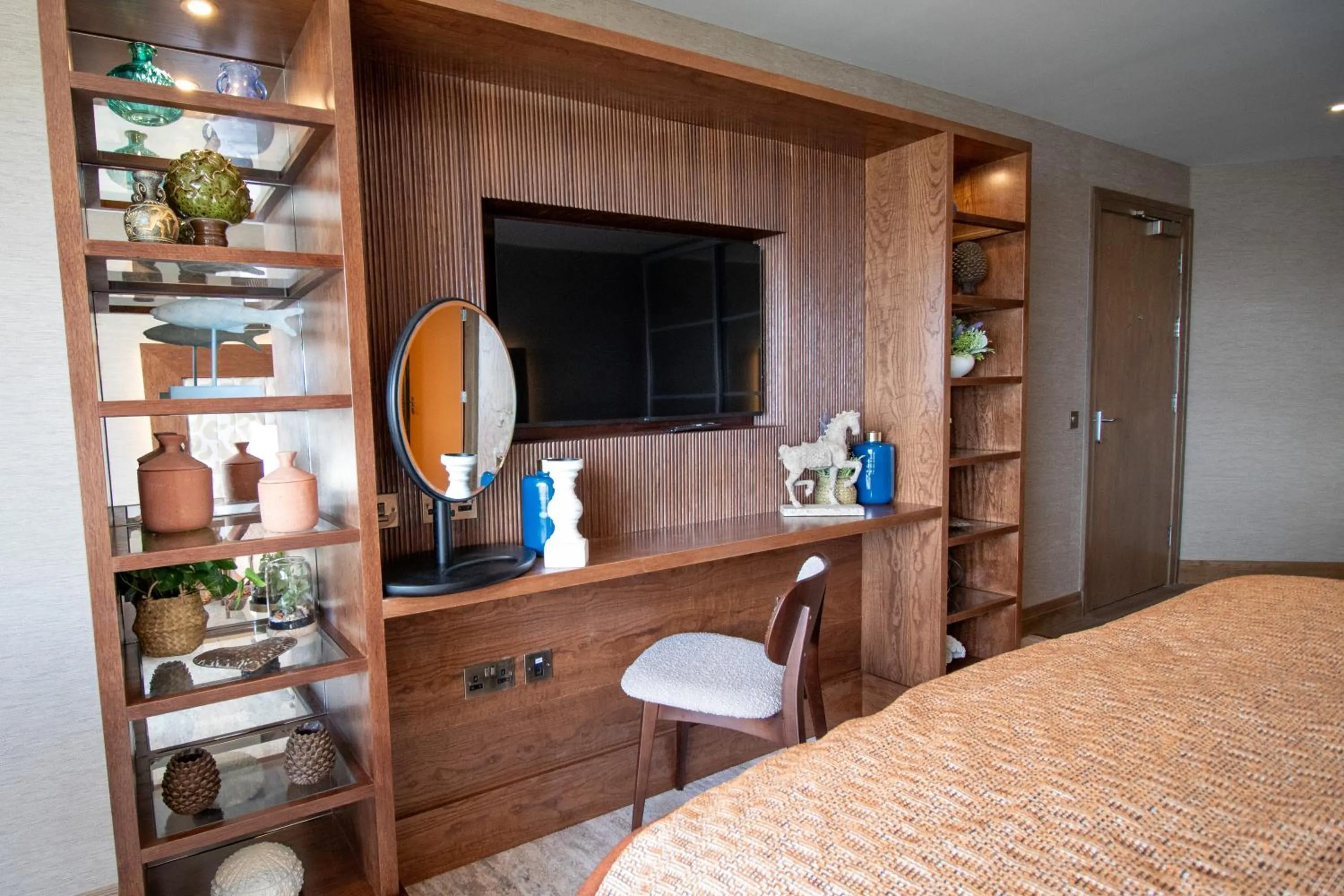 Bedroom, Bed in The Waterside Hotel