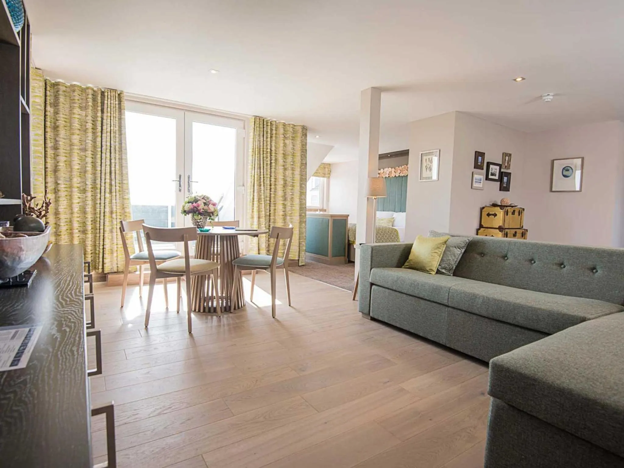 Living room in The Waterside Hotel