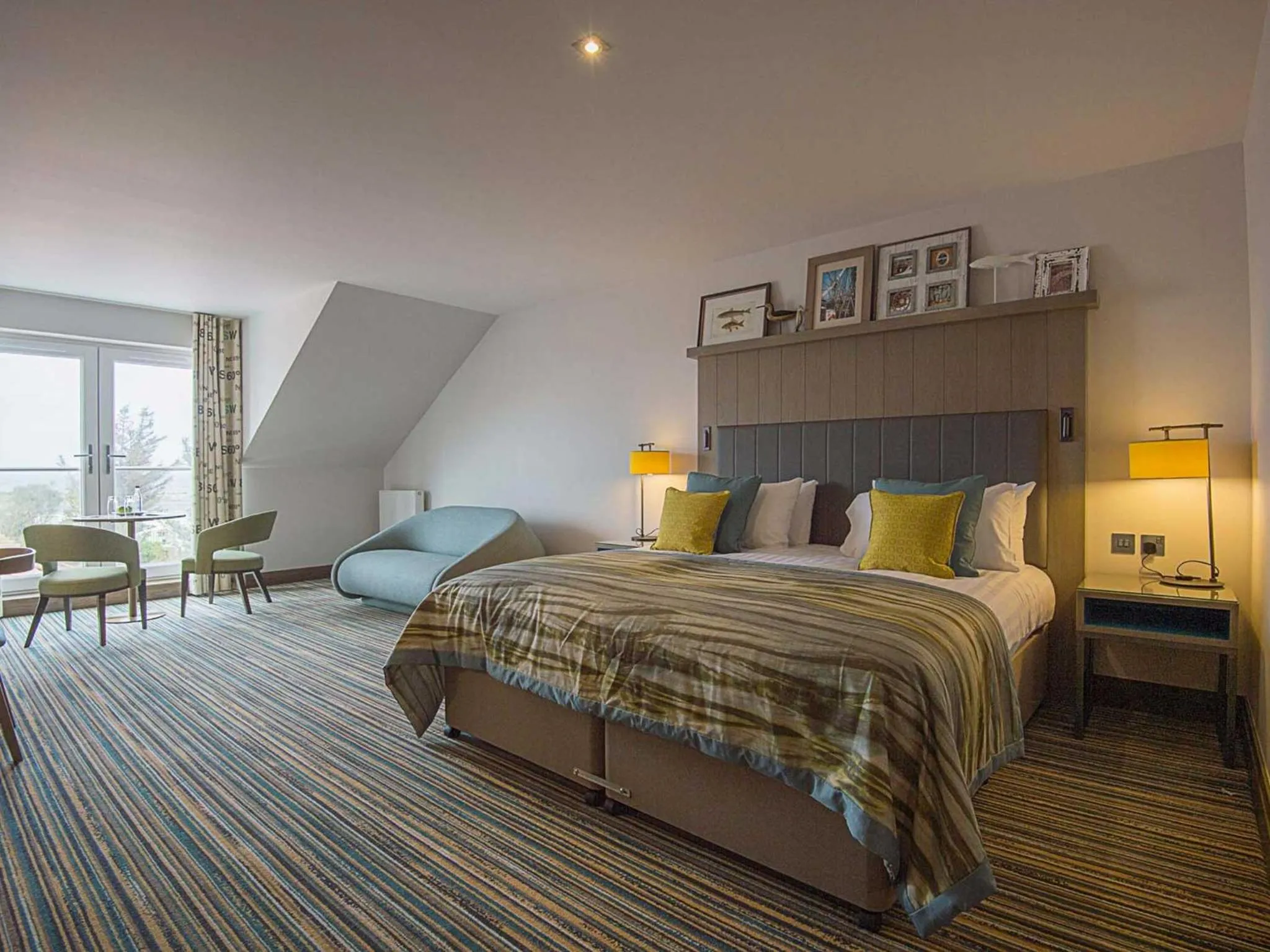 Photo of the whole room, Bed in The Waterside Hotel