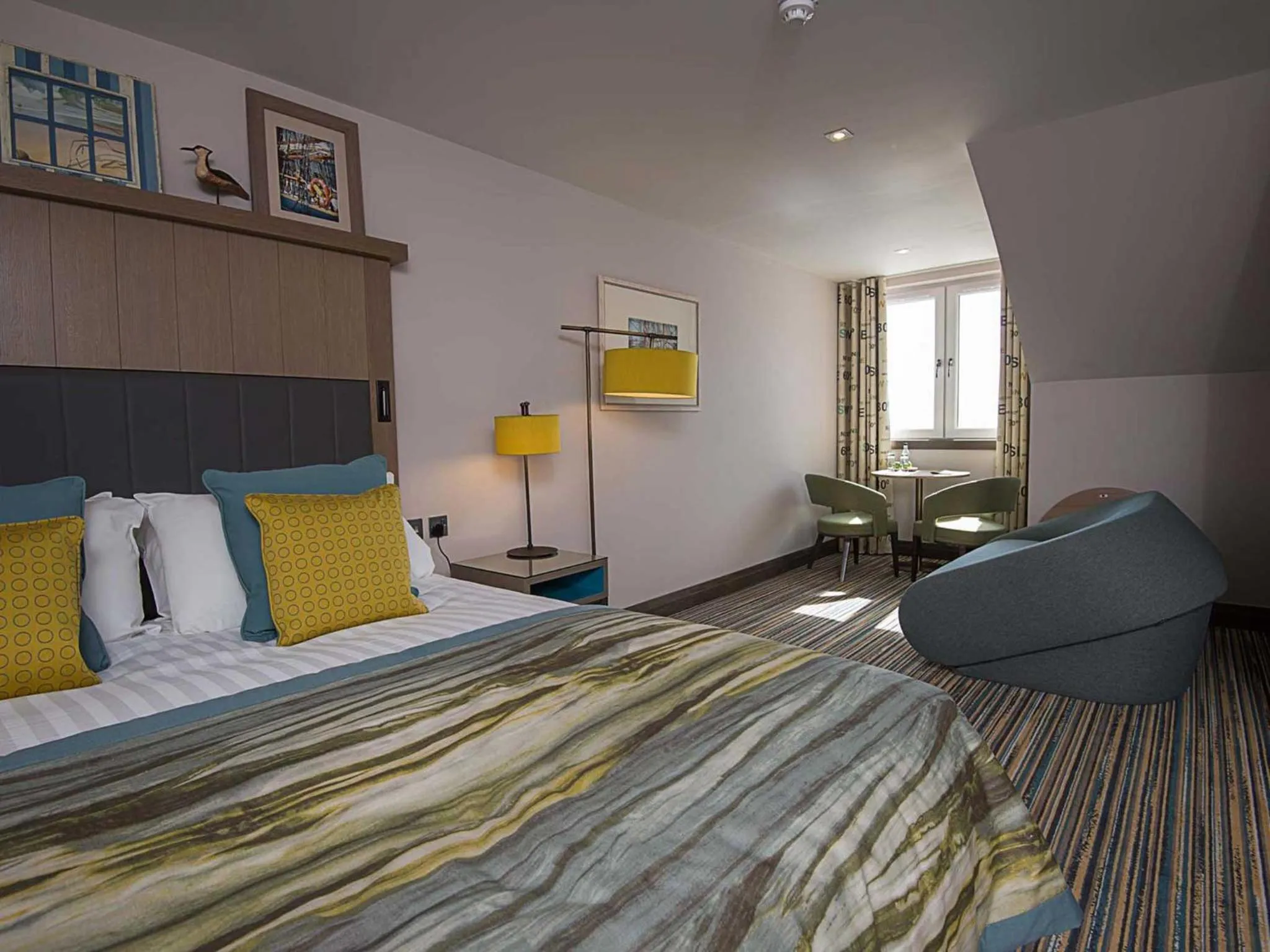 Bed in The Waterside Hotel