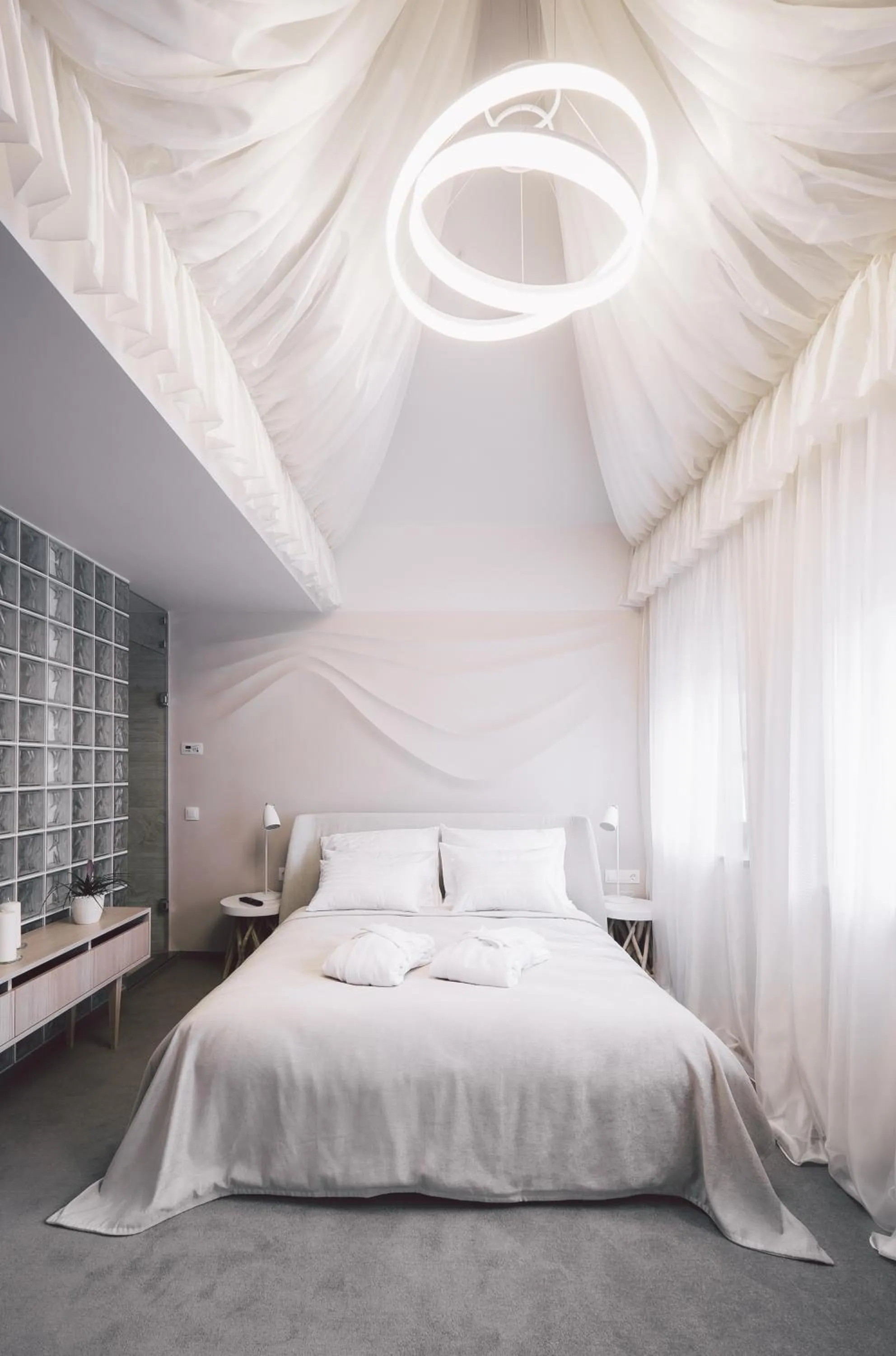 Bedroom, Bed in Dunetton - self check-in hotel