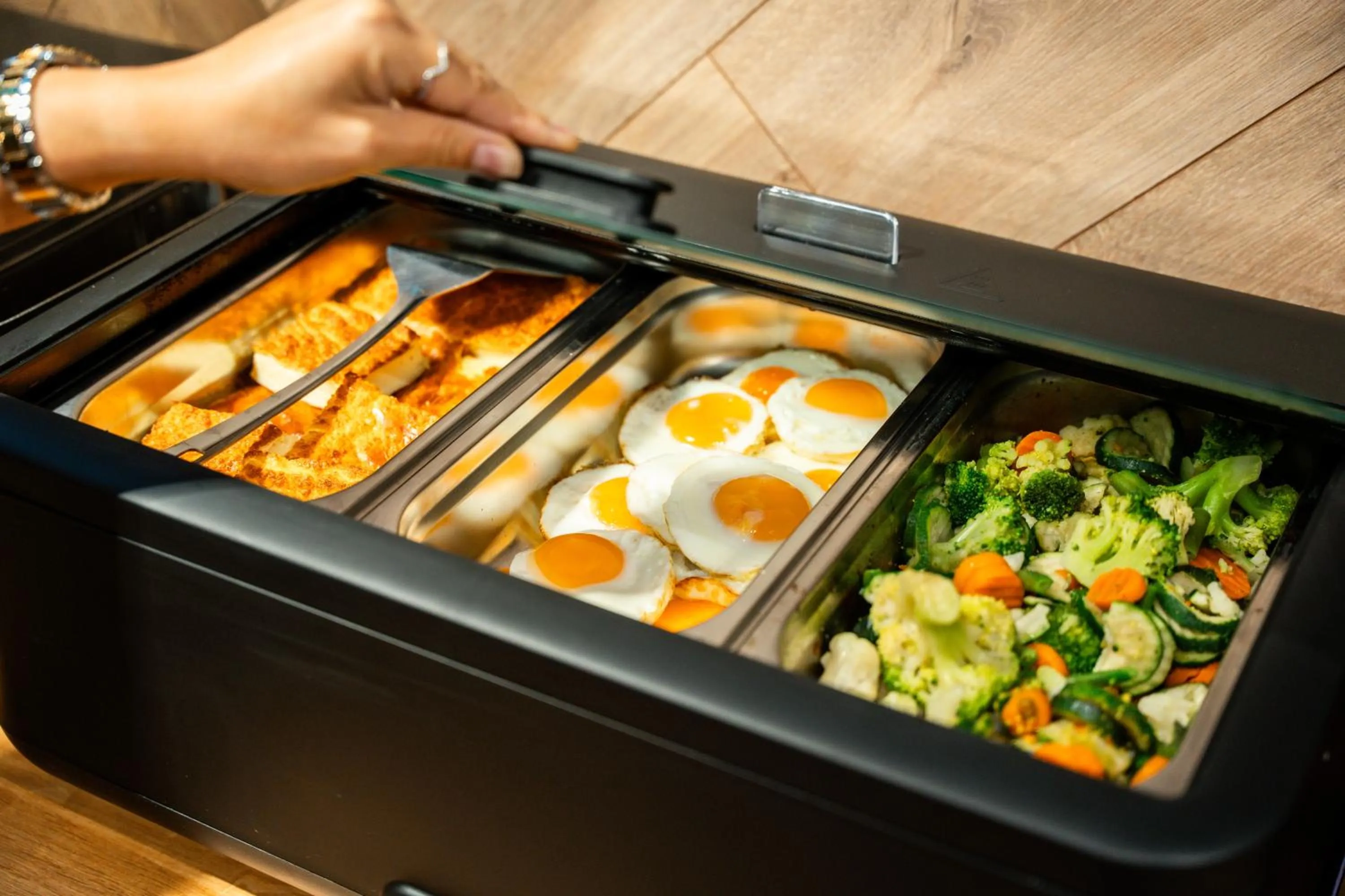 Food and drinks in Dunetton - self check-in hotel