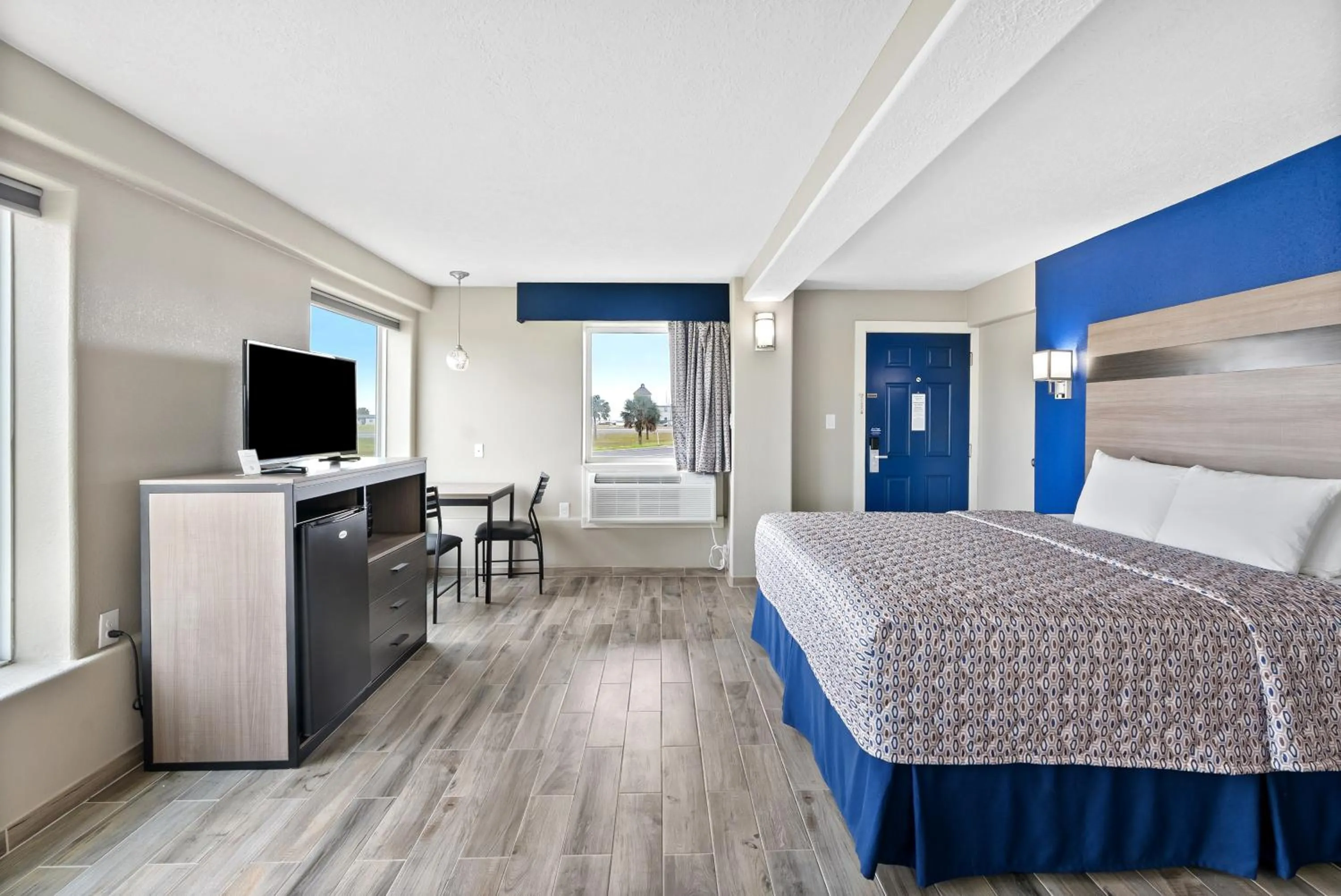 Bed in Blue Wave Inn