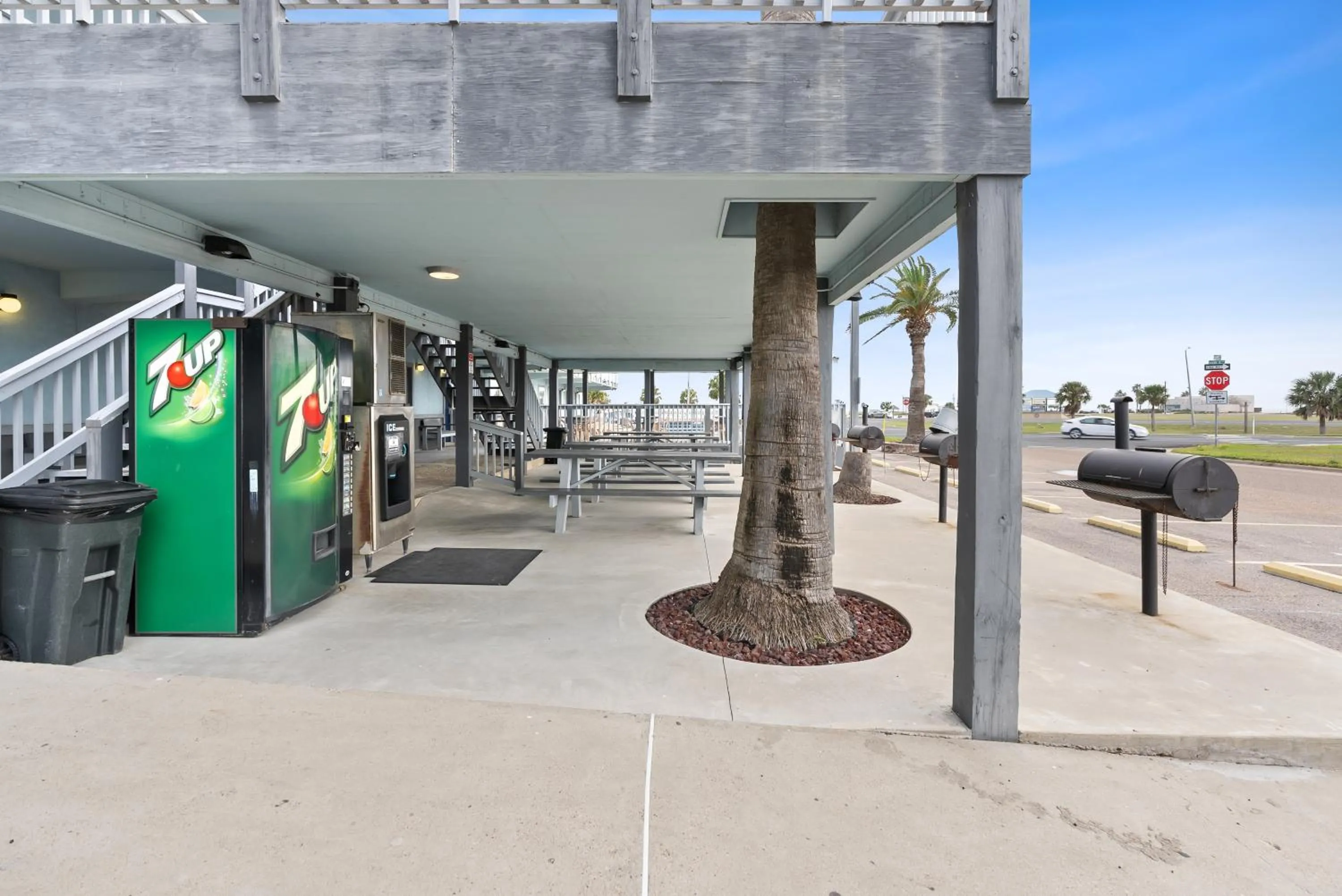 Day in Blue Wave Inn